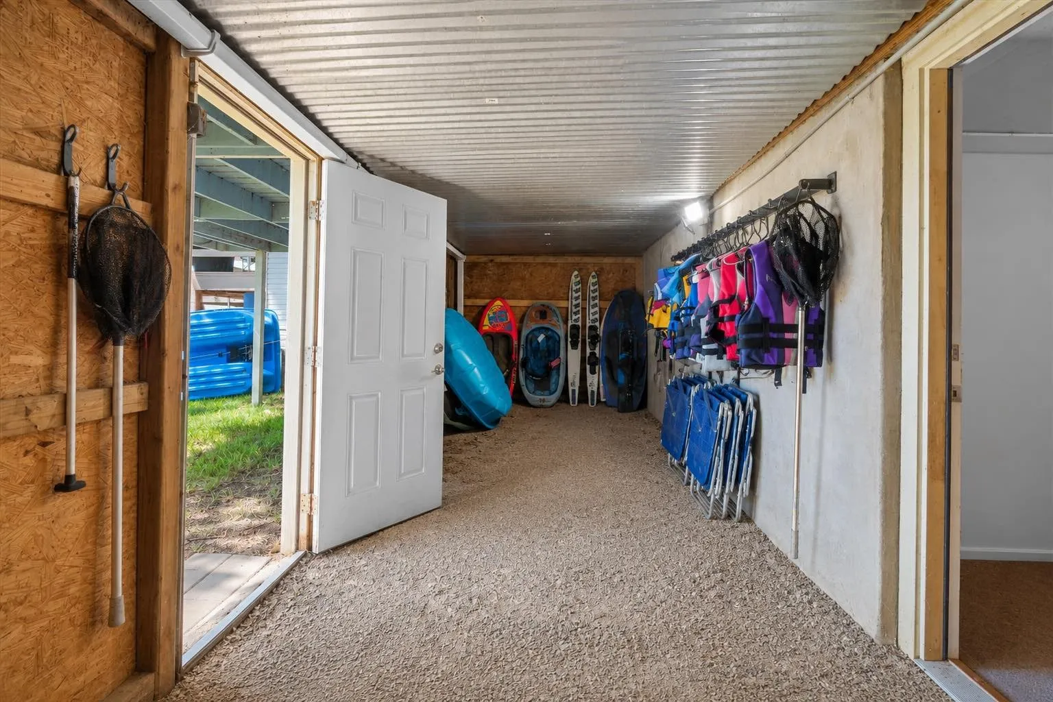 Single Family Residence For Sale in Henderson County , 230 Palisade Loop, Gun Barrel City, Texas 75156, 4 Bedroom, 4 Bathroom, 2 Garage spaces, 2,809 Sqft, built in 2013, mls#21374229, Real Estate Agent in Gun Barrel City, Homes For Sale in Henderson county, Homes For Sale in Gun Barrel City, Realtor in Gun Barrel City Texas, Real Estate Brokerage Independent Realty Texas, Luminita Cordes Realtor