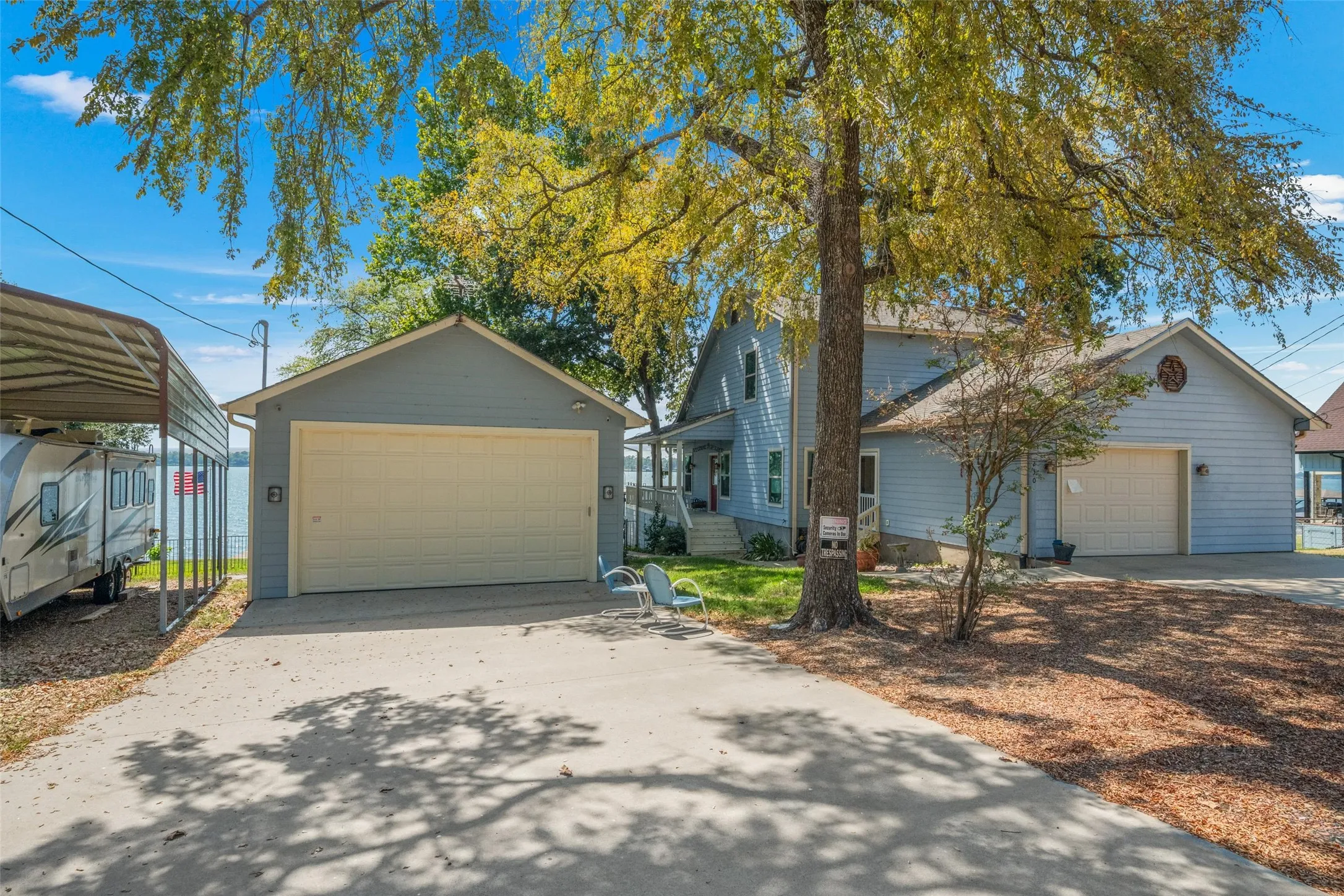 Single Family Residence For Sale in Henderson County , 230 Palisade Loop, Gun Barrel City, Texas 75156, 4 Bedroom, 4 Bathroom, 2 Garage spaces, 2,809 Sqft, built in 2013, mls#21374229, Real Estate Agent in Gun Barrel City, Homes For Sale in Henderson county, Homes For Sale in Gun Barrel City, Realtor in Gun Barrel City Texas, Real Estate Brokerage Independent Realty Texas, Luminita Cordes Realtor