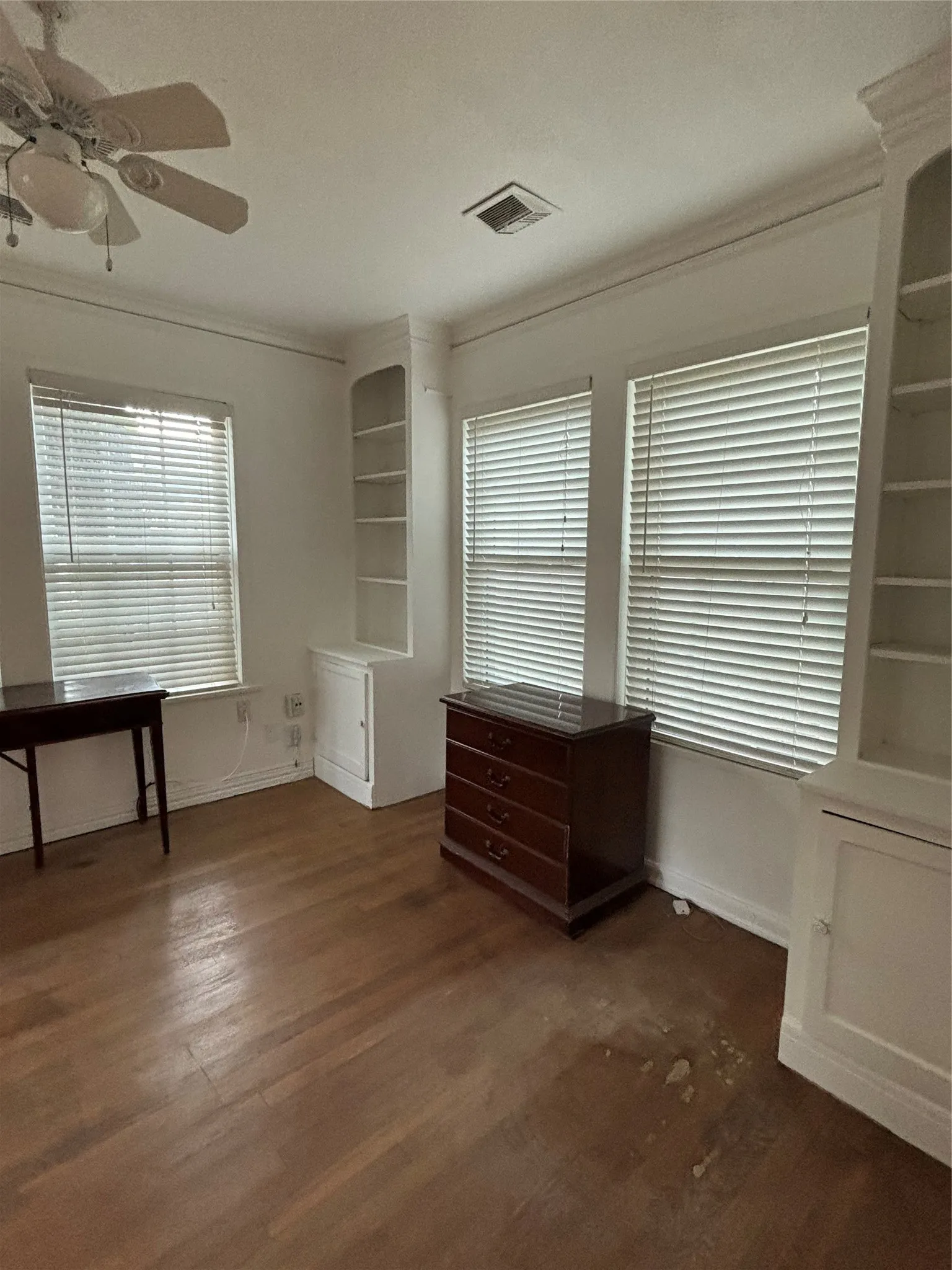 Single Family Residence For Sale in Dallas County , 1216 Los Altos Lane, Duncanville, Texas 75116, 4 Bedroom, 3 Bathroom, Garage spaces, 3,454 Sqft, built in 1960, mls#21375592, Real Estate Agent in Duncanville, Homes For Sale in Dallas county, Homes For Sale in Duncanville, Realtor in Duncanville Texas, Real Estate Brokerage Independent Realty Texas, Luminita Cordes Realtor