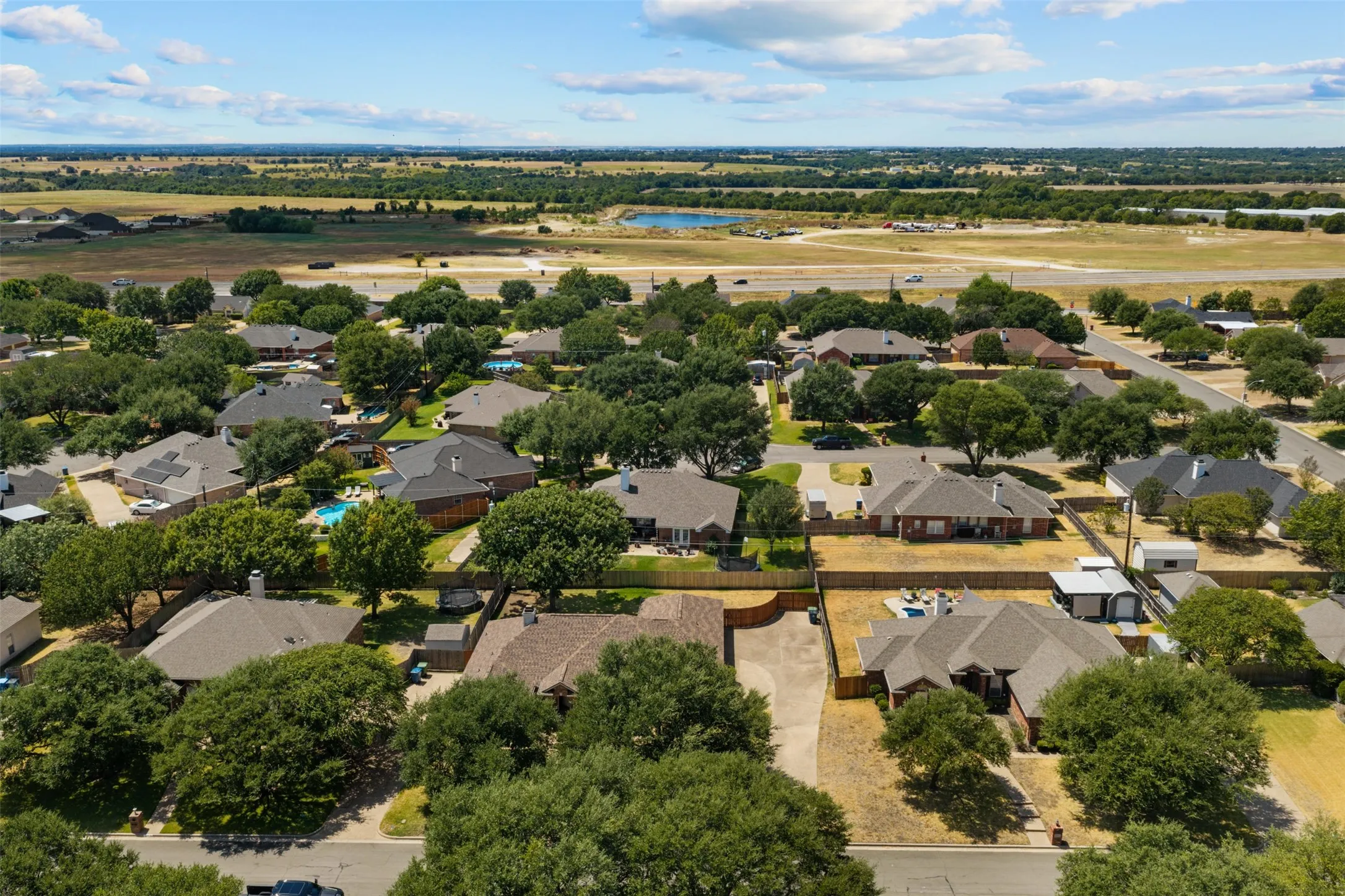 Single Family Residence For Sale in Mc Lennan County , 1209 Heatherwood, Hewitt, Texas 76643, 4 Bedroom, 3 Bathroom, 2 Garage spaces, 2,025 Sqft, built in 2001, mls#21375540, Real Estate Agent in Hewitt, Homes For Sale in Mc Lennan county, Homes For Sale in Hewitt, Realtor in Hewitt Texas, Real Estate Brokerage Independent Realty Texas, Luminita Cordes Realtor