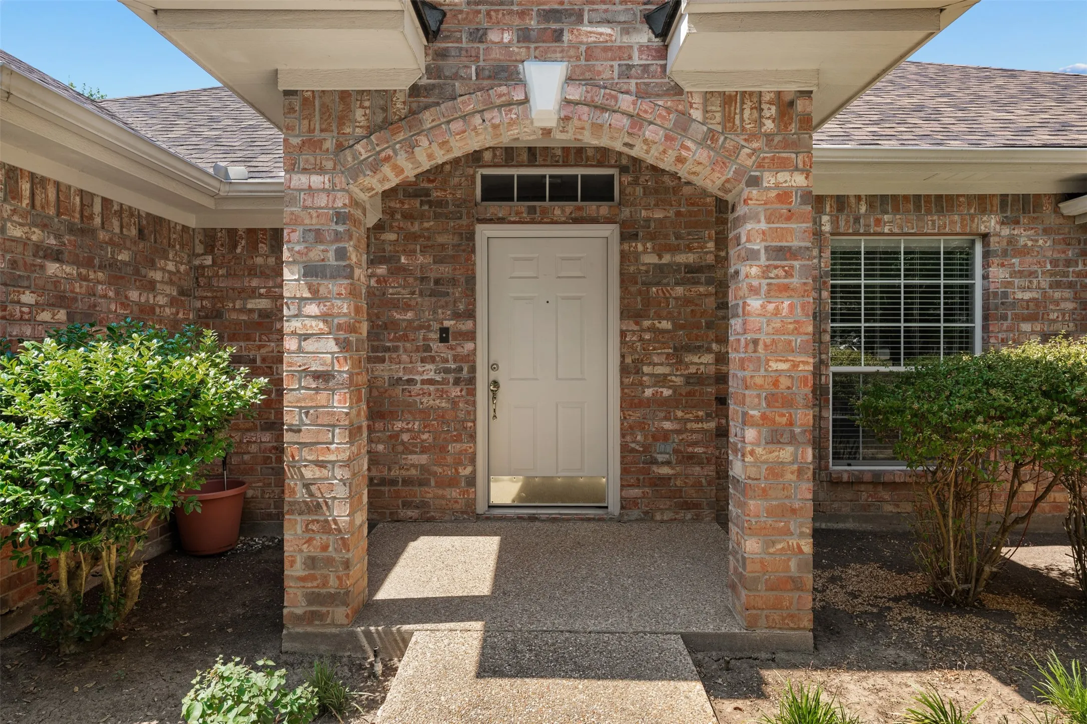 Single Family Residence For Sale in Mc Lennan County , 1209 Heatherwood, Hewitt, Texas 76643, 4 Bedroom, 3 Bathroom, 2 Garage spaces, 2,025 Sqft, built in 2001, mls#21375540, Real Estate Agent in Hewitt, Homes For Sale in Mc Lennan county, Homes For Sale in Hewitt, Realtor in Hewitt Texas, Real Estate Brokerage Independent Realty Texas, Luminita Cordes Realtor