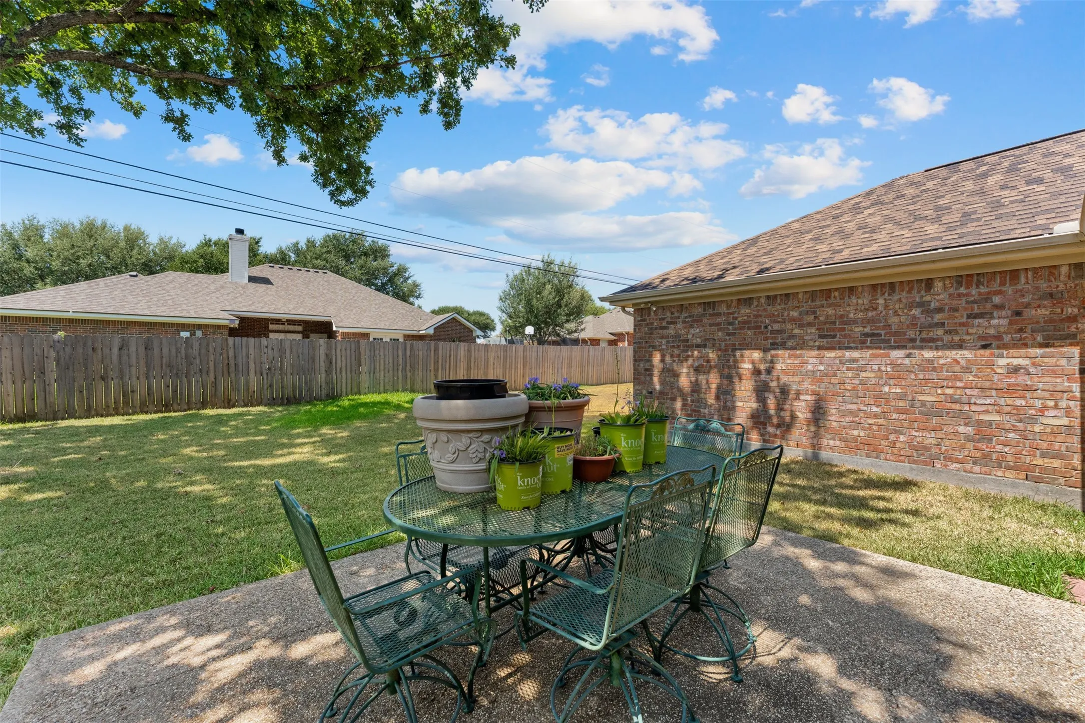 Single Family Residence For Sale in Mc Lennan County , 1209 Heatherwood, Hewitt, Texas 76643, 4 Bedroom, 3 Bathroom, 2 Garage spaces, 2,025 Sqft, built in 2001, mls#21375540, Real Estate Agent in Hewitt, Homes For Sale in Mc Lennan county, Homes For Sale in Hewitt, Realtor in Hewitt Texas, Real Estate Brokerage Independent Realty Texas, Luminita Cordes Realtor