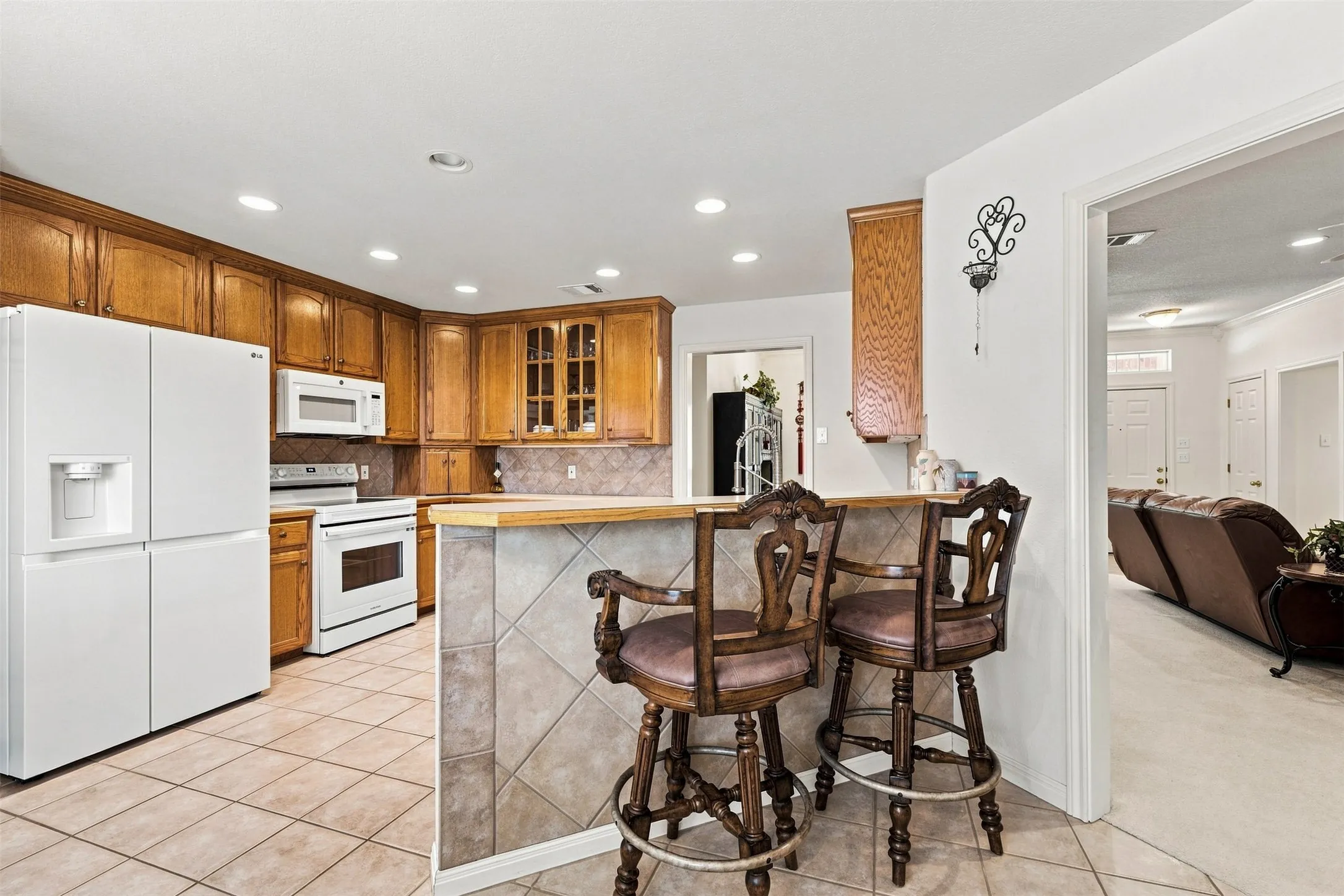 Single Family Residence For Sale in Mc Lennan County , 1209 Heatherwood, Hewitt, Texas 76643, 4 Bedroom, 3 Bathroom, 2 Garage spaces, 2,025 Sqft, built in 2001, mls#21375540, Real Estate Agent in Hewitt, Homes For Sale in Mc Lennan county, Homes For Sale in Hewitt, Realtor in Hewitt Texas, Real Estate Brokerage Independent Realty Texas, Luminita Cordes Realtor