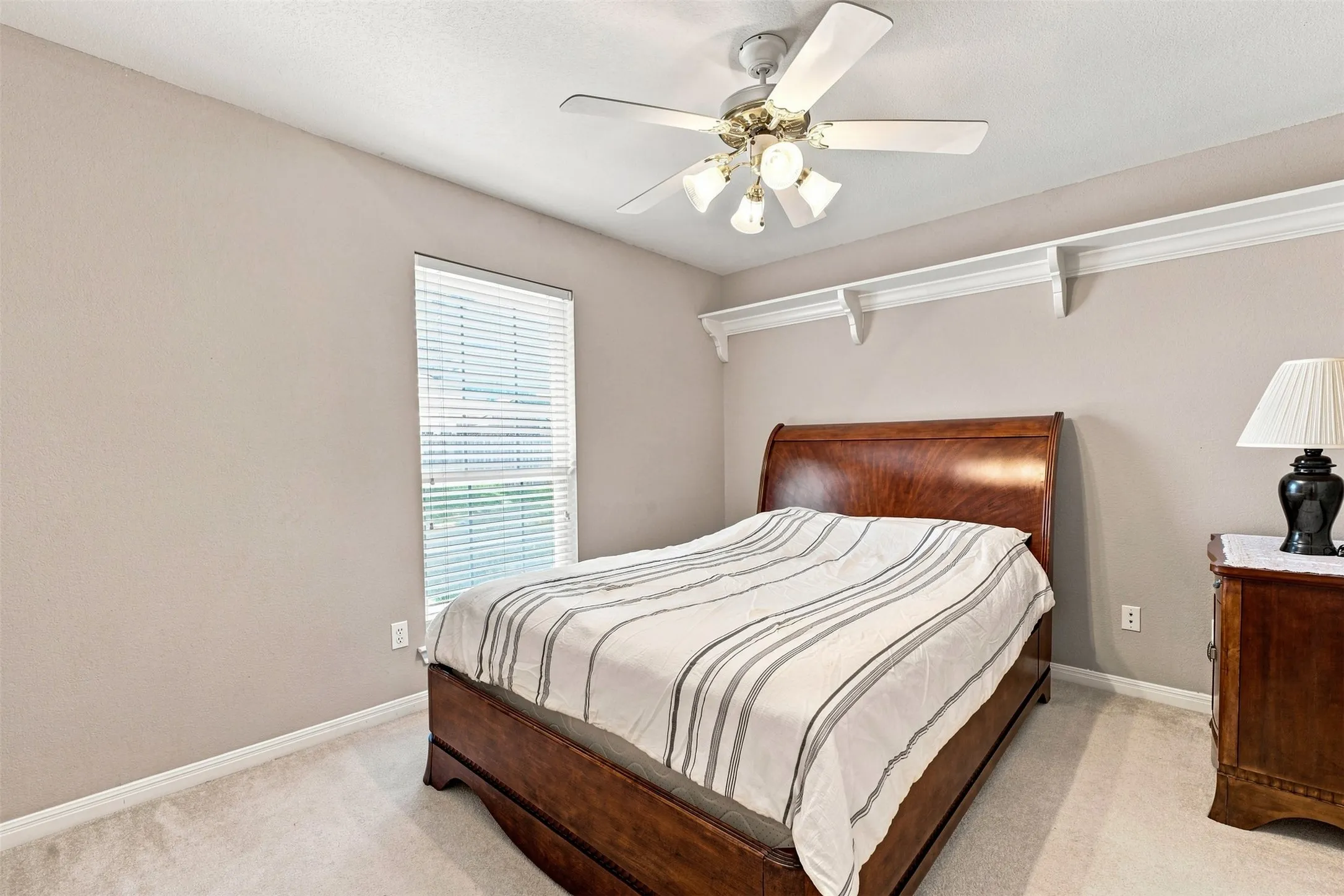 Single Family Residence For Sale in Mc Lennan County , 1209 Heatherwood, Hewitt, Texas 76643, 4 Bedroom, 3 Bathroom, 2 Garage spaces, 2,025 Sqft, built in 2001, mls#21375540, Real Estate Agent in Hewitt, Homes For Sale in Mc Lennan county, Homes For Sale in Hewitt, Realtor in Hewitt Texas, Real Estate Brokerage Independent Realty Texas, Luminita Cordes Realtor
