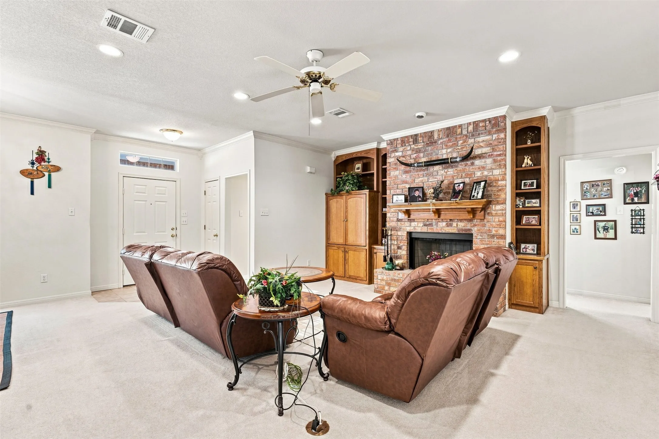 Single Family Residence For Sale in Mc Lennan County , 1209 Heatherwood, Hewitt, Texas 76643, 4 Bedroom, 3 Bathroom, 2 Garage spaces, 2,025 Sqft, built in 2001, mls#21375540, Real Estate Agent in Hewitt, Homes For Sale in Mc Lennan county, Homes For Sale in Hewitt, Realtor in Hewitt Texas, Real Estate Brokerage Independent Realty Texas, Luminita Cordes Realtor