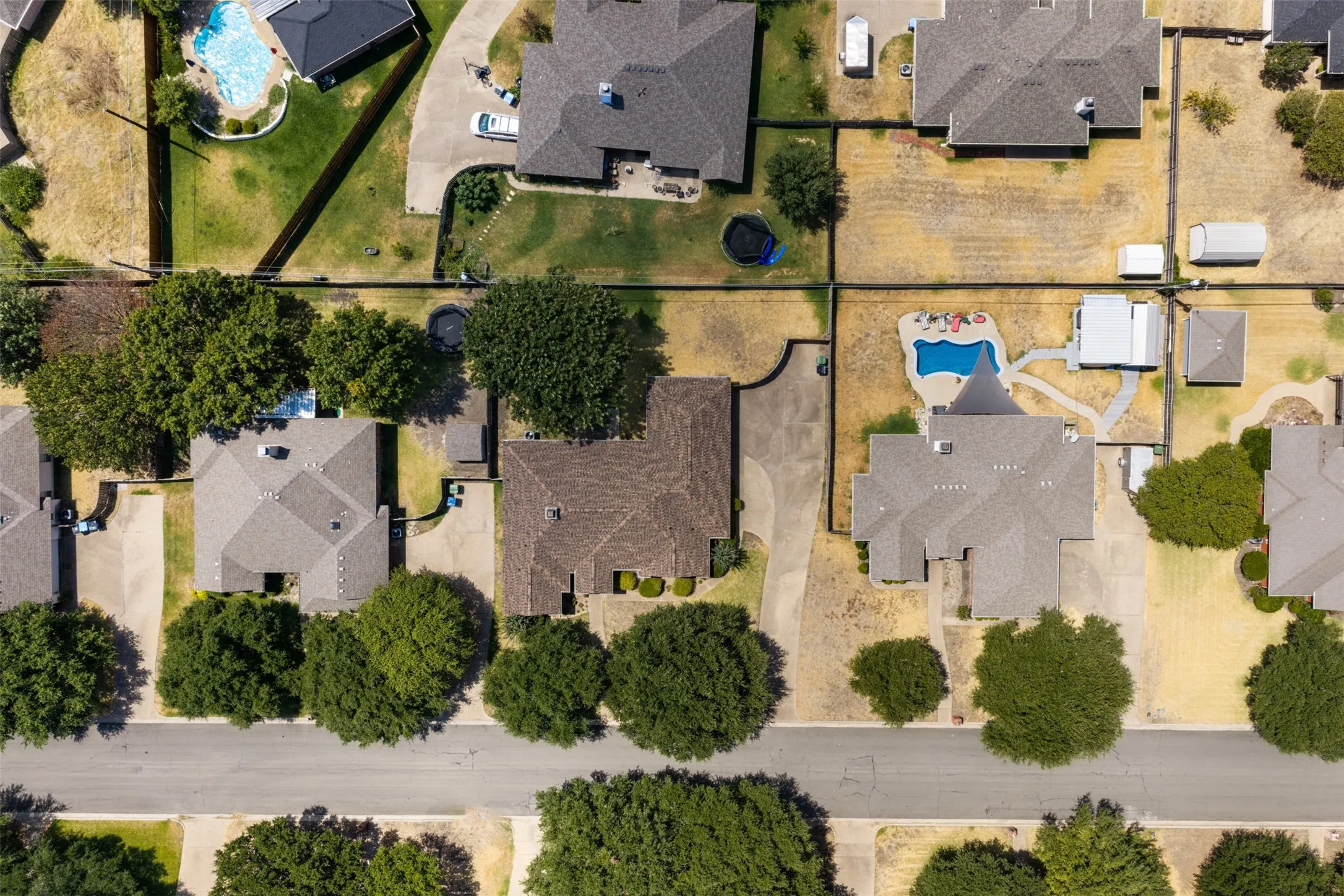 Single Family Residence For Sale in Mc Lennan County , 1209 Heatherwood, Hewitt, Texas 76643, 4 Bedroom, 3 Bathroom, 2 Garage spaces, 2,025 Sqft, built in 2001, mls#21375540, Real Estate Agent in Hewitt, Homes For Sale in Mc Lennan county, Homes For Sale in Hewitt, Realtor in Hewitt Texas, Real Estate Brokerage Independent Realty Texas, Luminita Cordes Realtor