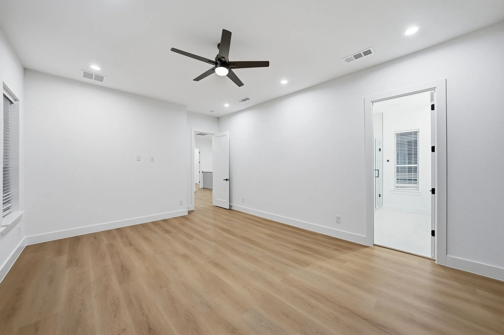 Townhouse For Rent in Dallas County , 310 E 7th Street, Dallas, Texas 75203, 3 Bedroom, 3 Bathroom, 2 Garage spaces, 2,399 Sqft, built in 2025, mls#21370708, Real Estate Agent in Dallas, Homes For Rent in Dallas county, Homes For Rent in Dallas, Realtor in Dallas Texas, Real Estate Brokerage Independent Realty Texas, Luminita Cordes Realtor
