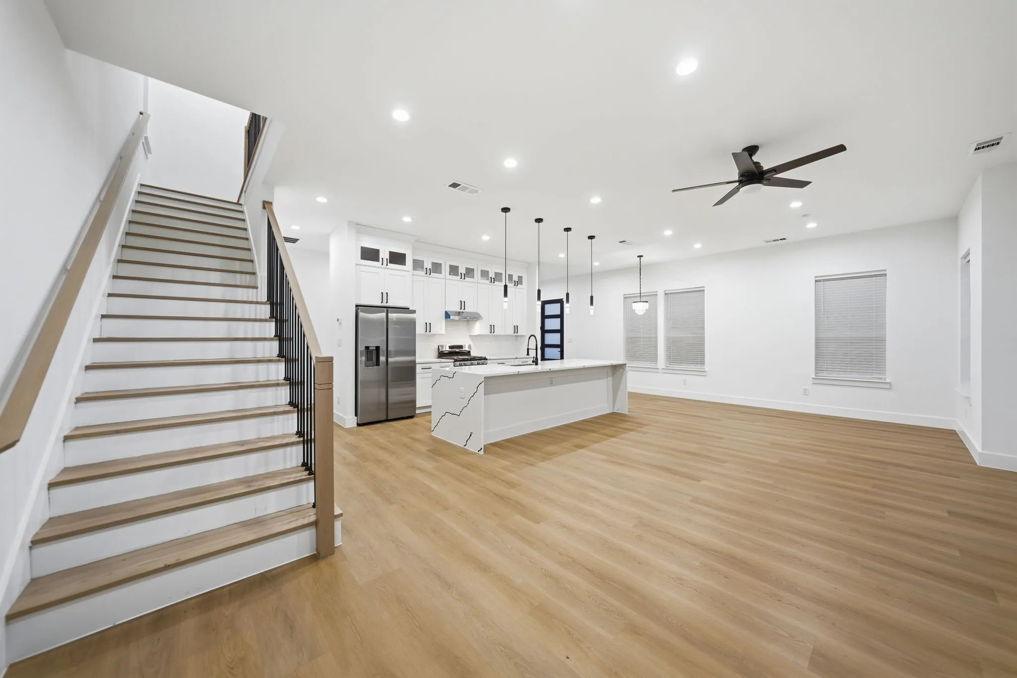 Townhouse For Rent in Dallas County , 310 E 7th Street, Dallas, Texas 75203, 3 Bedroom, 3 Bathroom, 2 Garage spaces, 2,399 Sqft, built in 2025, mls#21370708, Real Estate Agent in Dallas, Homes For Rent in Dallas county, Homes For Rent in Dallas, Realtor in Dallas Texas, Real Estate Brokerage Independent Realty Texas, Luminita Cordes Realtor