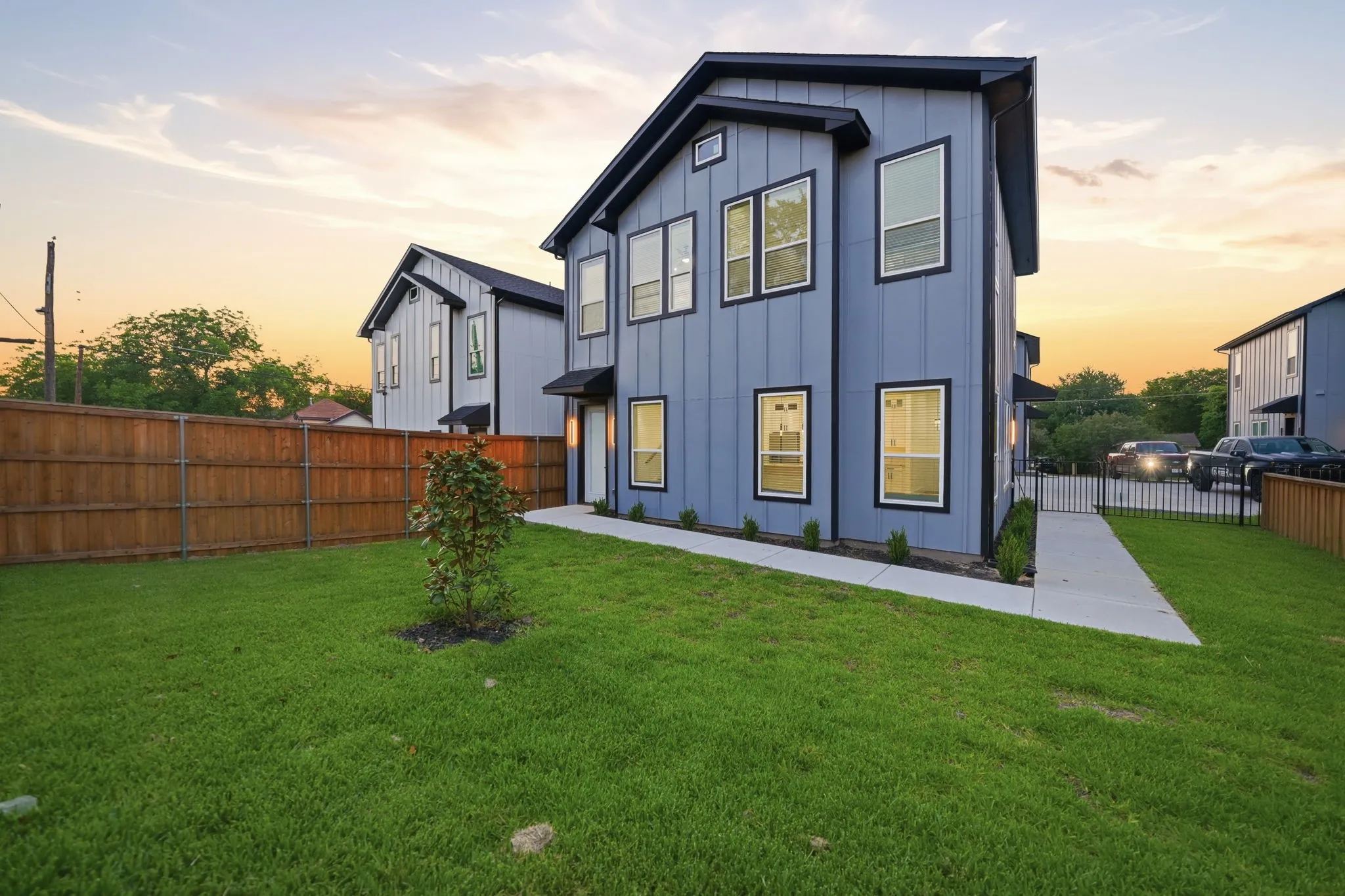Townhouse For Rent in Dallas County , 310 E 7th Street, Dallas, Texas 75203, 3 Bedroom, 3 Bathroom, 2 Garage spaces, 2,399 Sqft, built in 2025, mls#21370708, Real Estate Agent in Dallas, Homes For Rent in Dallas county, Homes For Rent in Dallas, Realtor in Dallas Texas, Real Estate Brokerage Independent Realty Texas, Luminita Cordes Realtor