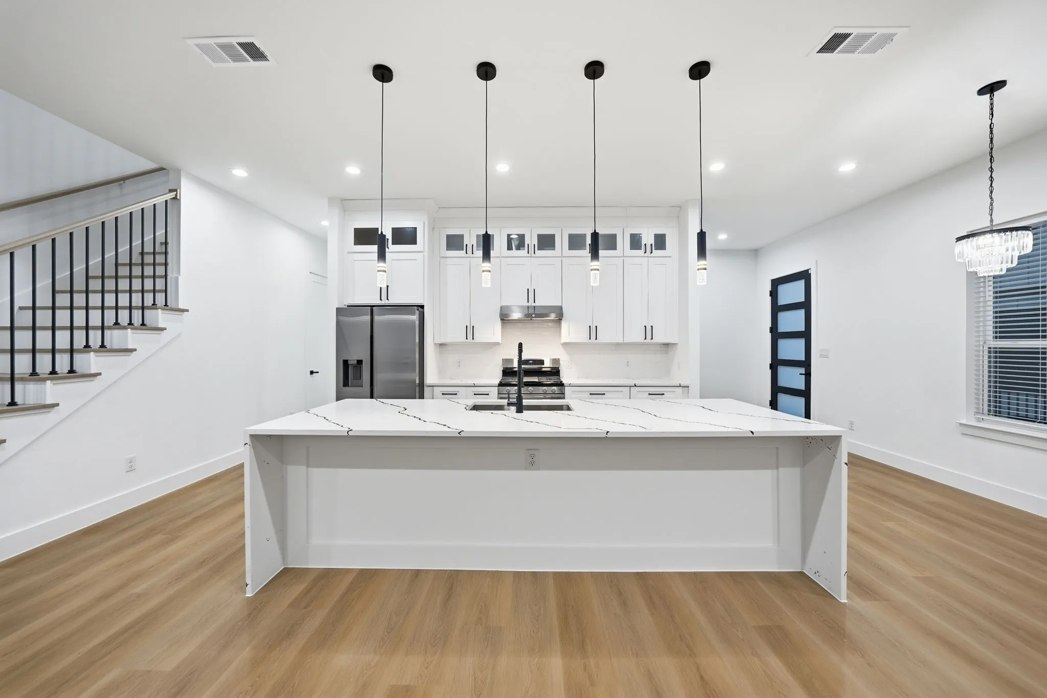 Townhouse For Rent in Dallas County , 310 E 7th Street, Dallas, Texas 75203, 3 Bedroom, 3 Bathroom, 2 Garage spaces, 2,399 Sqft, built in 2025, mls#21370708, Real Estate Agent in Dallas, Homes For Rent in Dallas county, Homes For Rent in Dallas, Realtor in Dallas Texas, Real Estate Brokerage Independent Realty Texas, Luminita Cordes Realtor