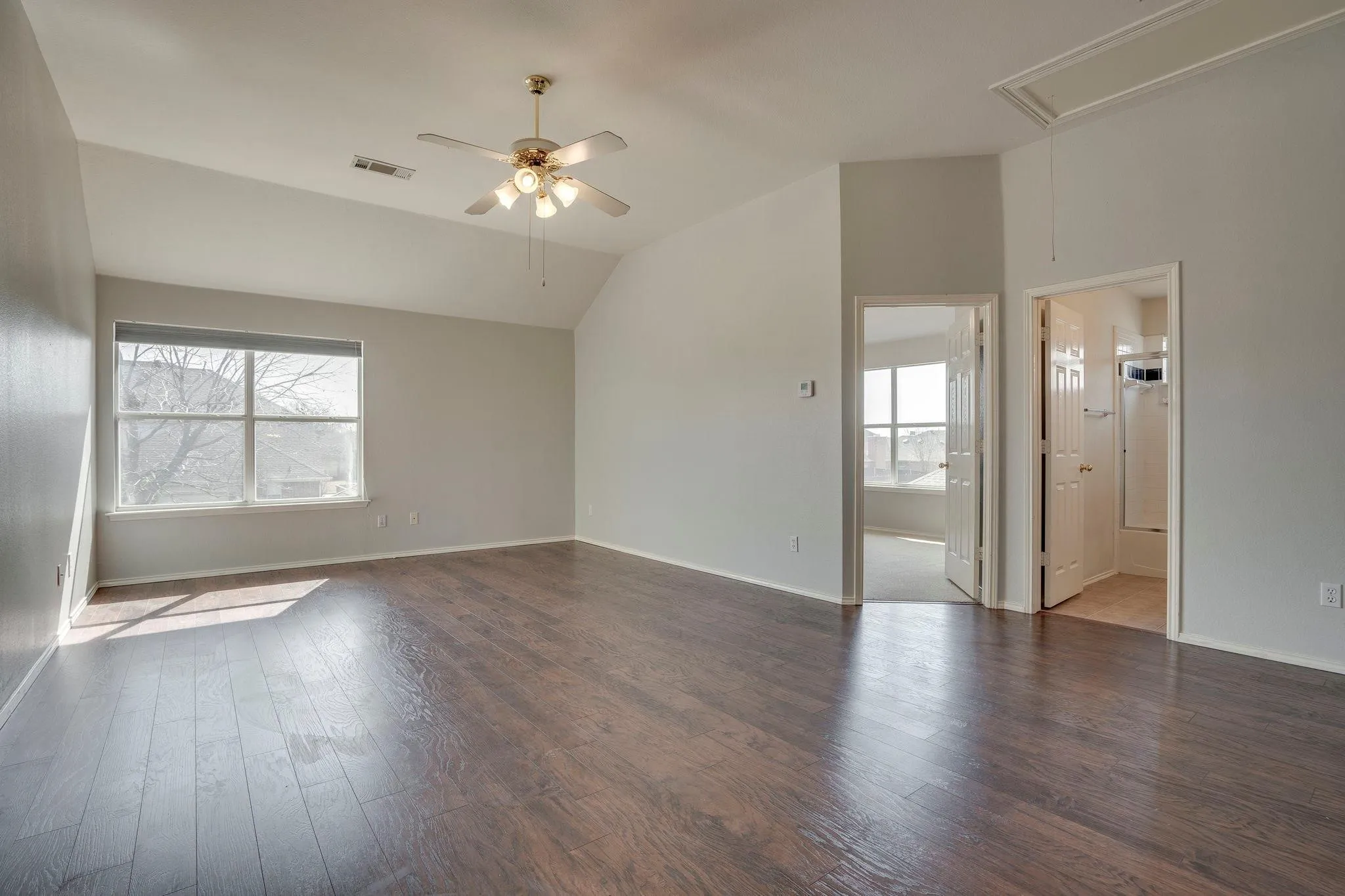 Single Family Residence For Rent in Denton County , 3816 Johnson Drive, Carrollton, Texas 75010, 4 Bedroom, 3 Bathroom, 2 Garage spaces, 2,602 Sqft, built in 1996, mls#21375571, Real Estate Agent in Carrollton, Homes For Rent in Denton county, Homes For Rent in Carrollton, Realtor in Carrollton Texas, Real Estate Brokerage Independent Realty Texas, Luminita Cordes Realtor