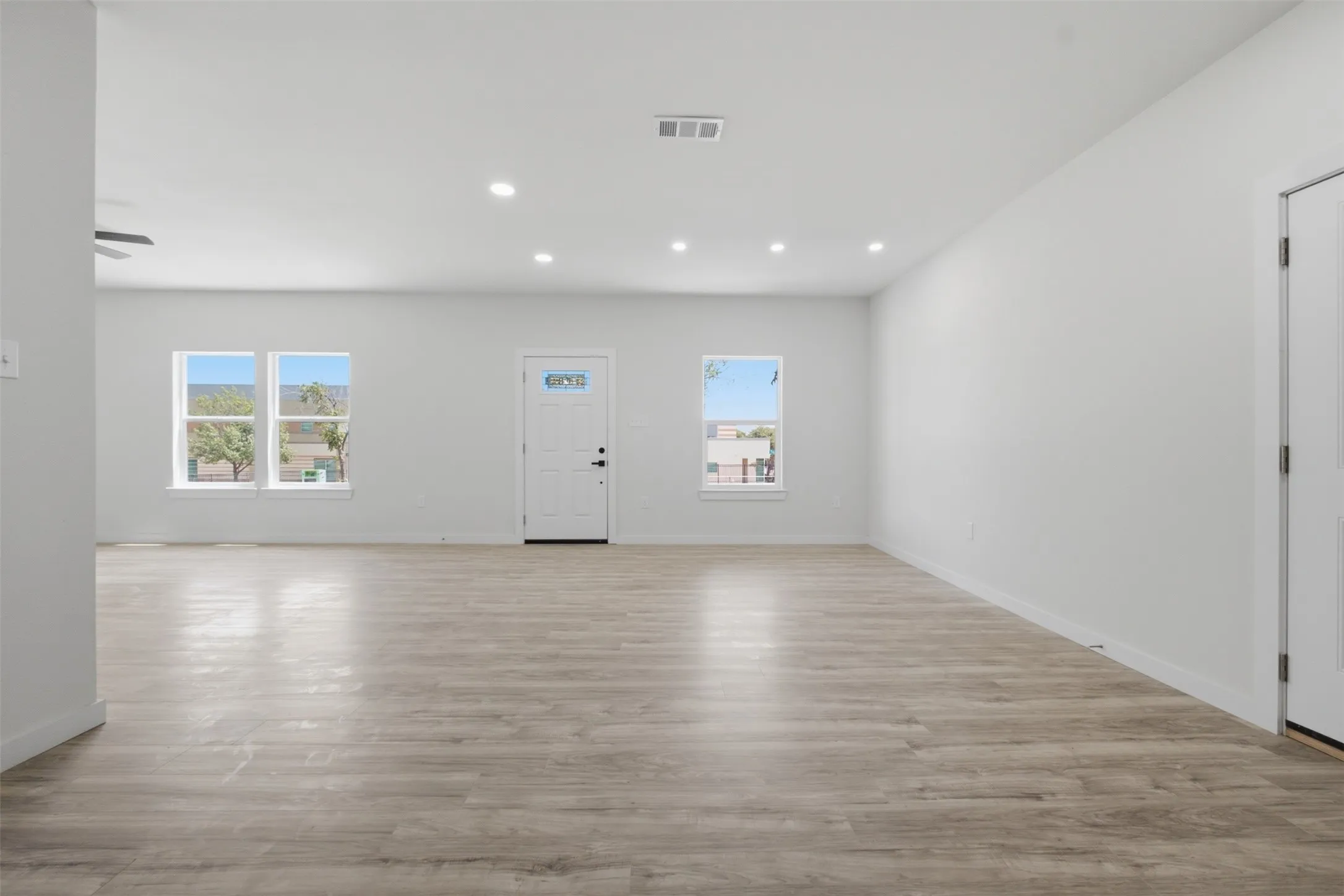 Single Family Residence For Sale in Tarrant County , 5044 Townsend Drive, Fort Worth, Texas 76115, 4 Bedroom, 2 Bathroom, Garage spaces, 1,682 Sqft, built in 1947, mls#21365754, Real Estate Agent in Fort Worth, Homes For Sale in Tarrant county, Homes For Sale in Fort Worth, Realtor in Fort Worth Texas, Real Estate Brokerage Independent Realty Texas, Luminita Cordes Realtor