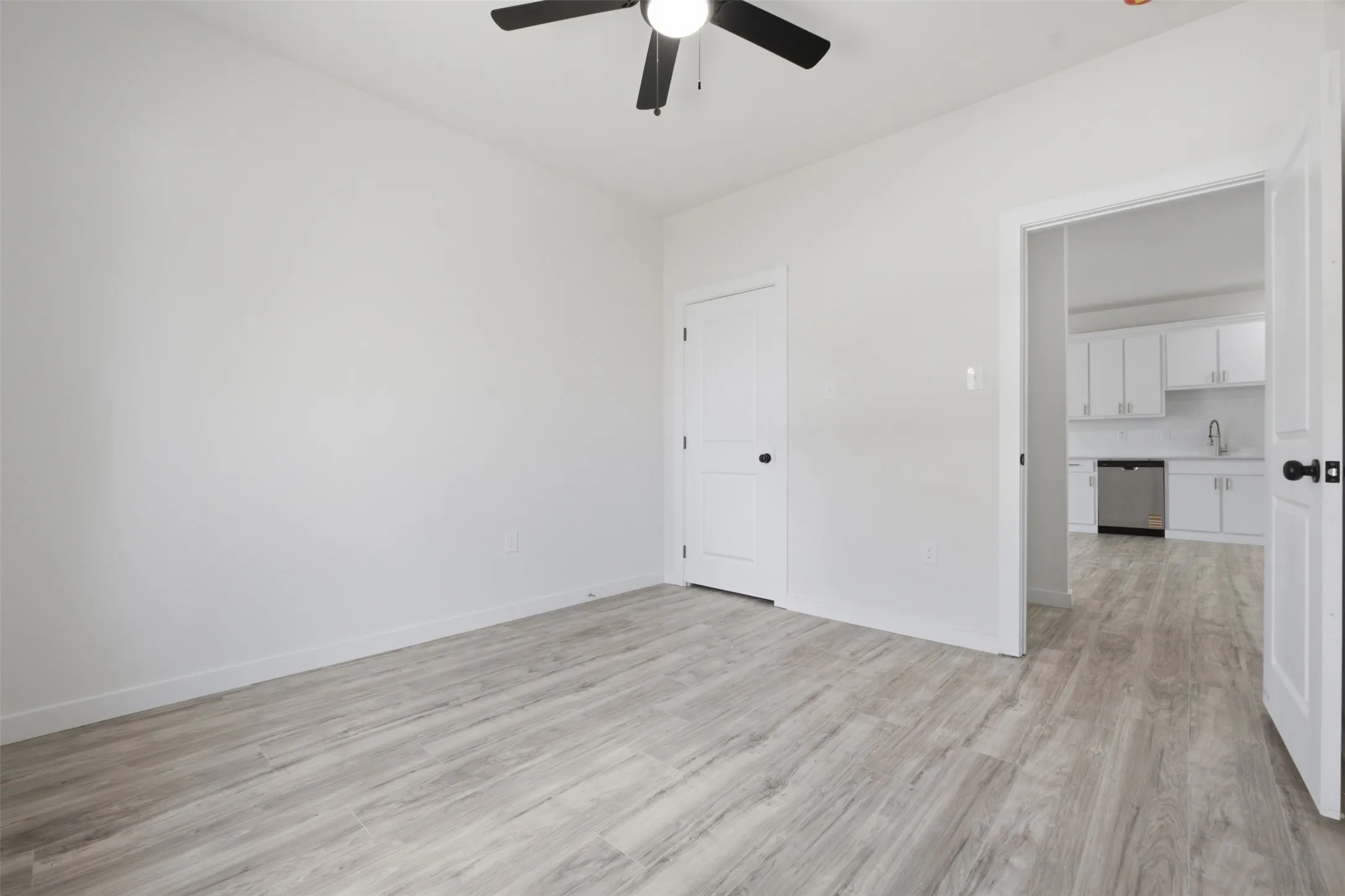 Single Family Residence For Sale in Tarrant County , 5044 Townsend Drive, Fort Worth, Texas 76115, 4 Bedroom, 2 Bathroom, Garage spaces, 1,682 Sqft, built in 1947, mls#21365754, Real Estate Agent in Fort Worth, Homes For Sale in Tarrant county, Homes For Sale in Fort Worth, Realtor in Fort Worth Texas, Real Estate Brokerage Independent Realty Texas, Luminita Cordes Realtor