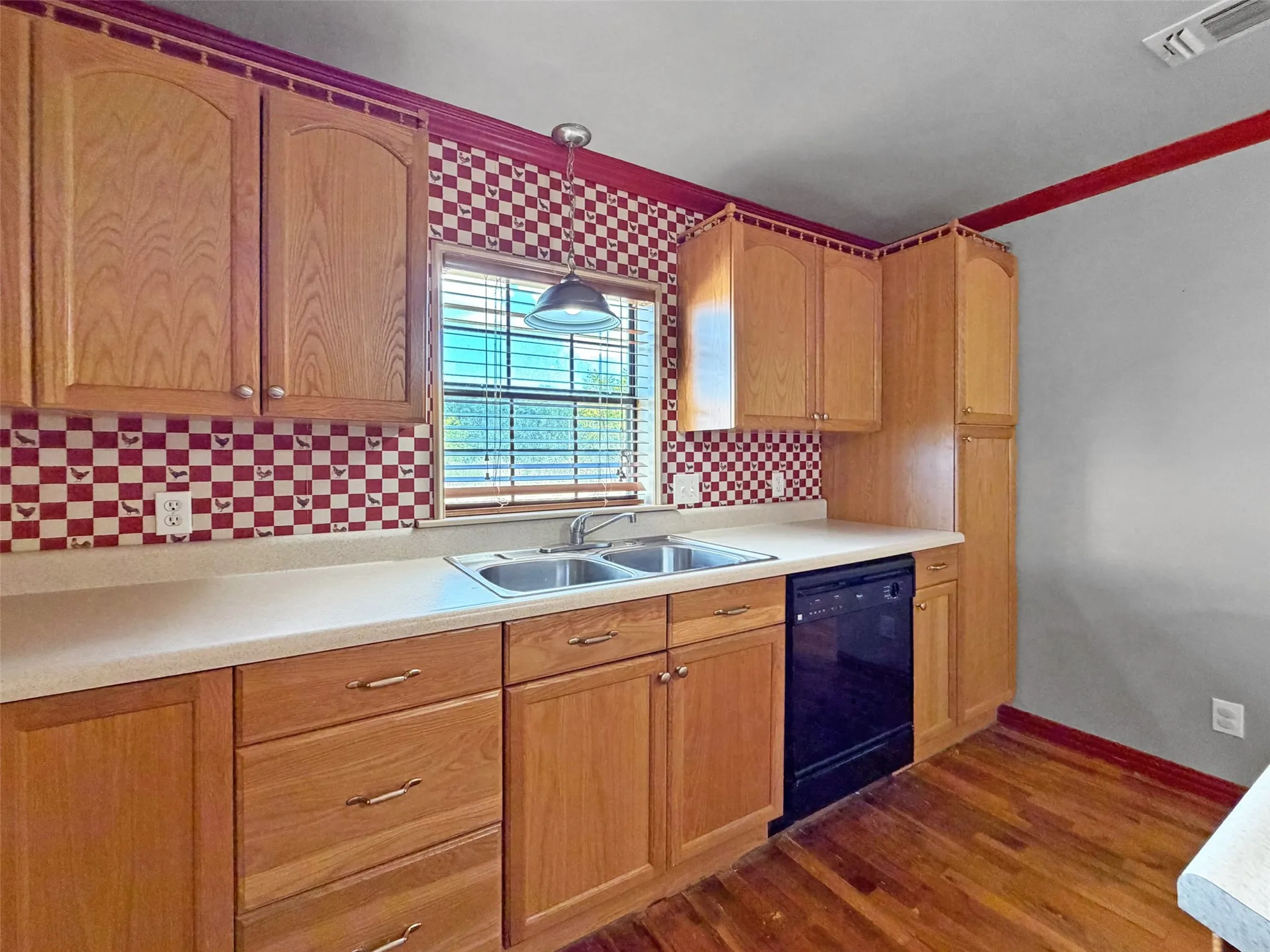 Single Family Residence For Sale in Red River (TX) County , 2461 FM 2118, Bagwell, Texas 75412, 2 Bedroom, 2 Bathroom, Garage spaces, 968 Sqft, built in 1942, mls#21375587, Real Estate Agent in Bagwell, Homes For Sale in Red River (TX) county, Homes For Sale in Bagwell, Realtor in Bagwell Texas, Real Estate Brokerage Independent Realty Texas, Luminita Cordes Realtor