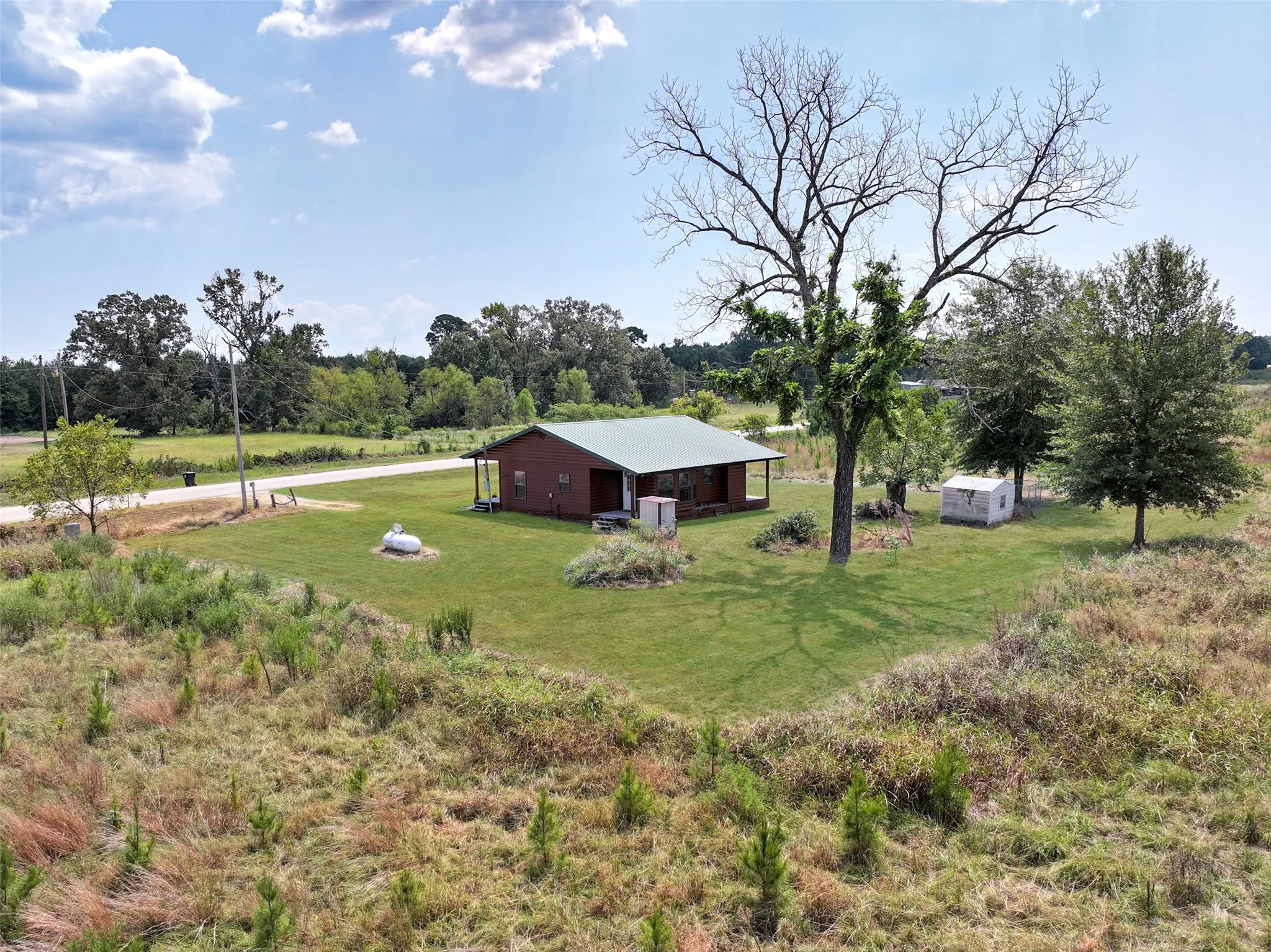 Single Family Residence For Sale in Red River (TX) County , 2461 FM 2118, Bagwell, Texas 75412, 2 Bedroom, 2 Bathroom, Garage spaces, 968 Sqft, built in 1942, mls#21375587, Real Estate Agent in Bagwell, Homes For Sale in Red River (TX) county, Homes For Sale in Bagwell, Realtor in Bagwell Texas, Real Estate Brokerage Independent Realty Texas, Luminita Cordes Realtor