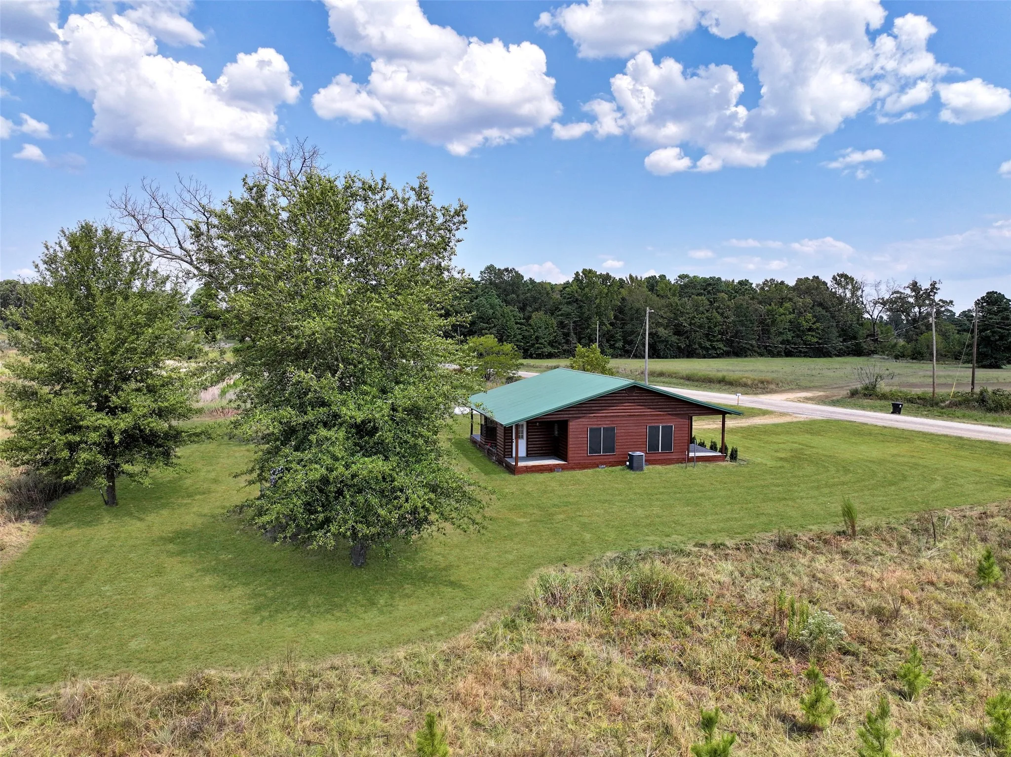 Single Family Residence For Sale in Red River (TX) County , 2461 FM 2118, Bagwell, Texas 75412, 2 Bedroom, 2 Bathroom, Garage spaces, 968 Sqft, built in 1942, mls#21375587, Real Estate Agent in Bagwell, Homes For Sale in Red River (TX) county, Homes For Sale in Bagwell, Realtor in Bagwell Texas, Real Estate Brokerage Independent Realty Texas, Luminita Cordes Realtor