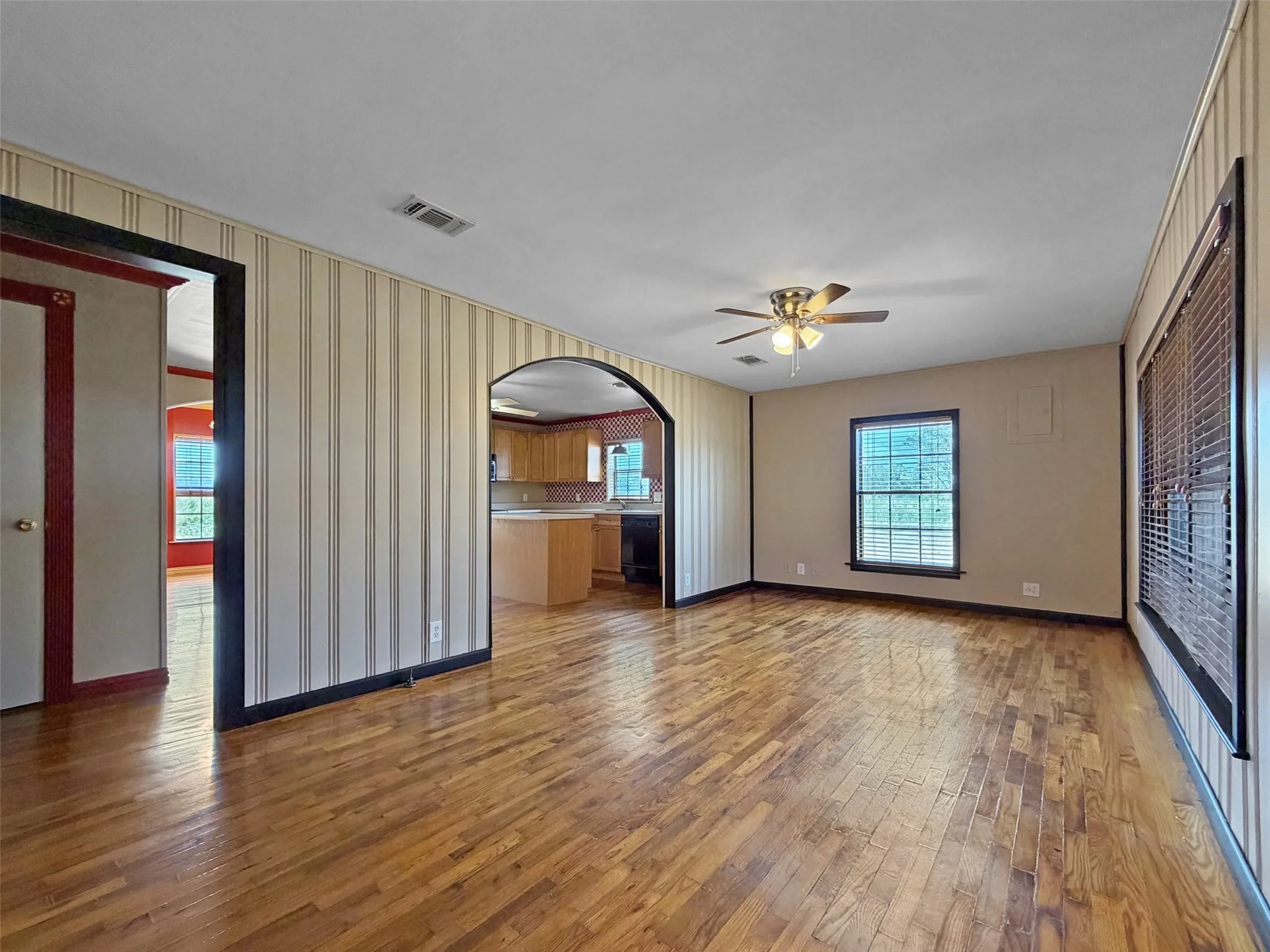 Single Family Residence For Sale in Red River (TX) County , 2461 FM 2118, Bagwell, Texas 75412, 2 Bedroom, 2 Bathroom, Garage spaces, 968 Sqft, built in 1942, mls#21375587, Real Estate Agent in Bagwell, Homes For Sale in Red River (TX) county, Homes For Sale in Bagwell, Realtor in Bagwell Texas, Real Estate Brokerage Independent Realty Texas, Luminita Cordes Realtor