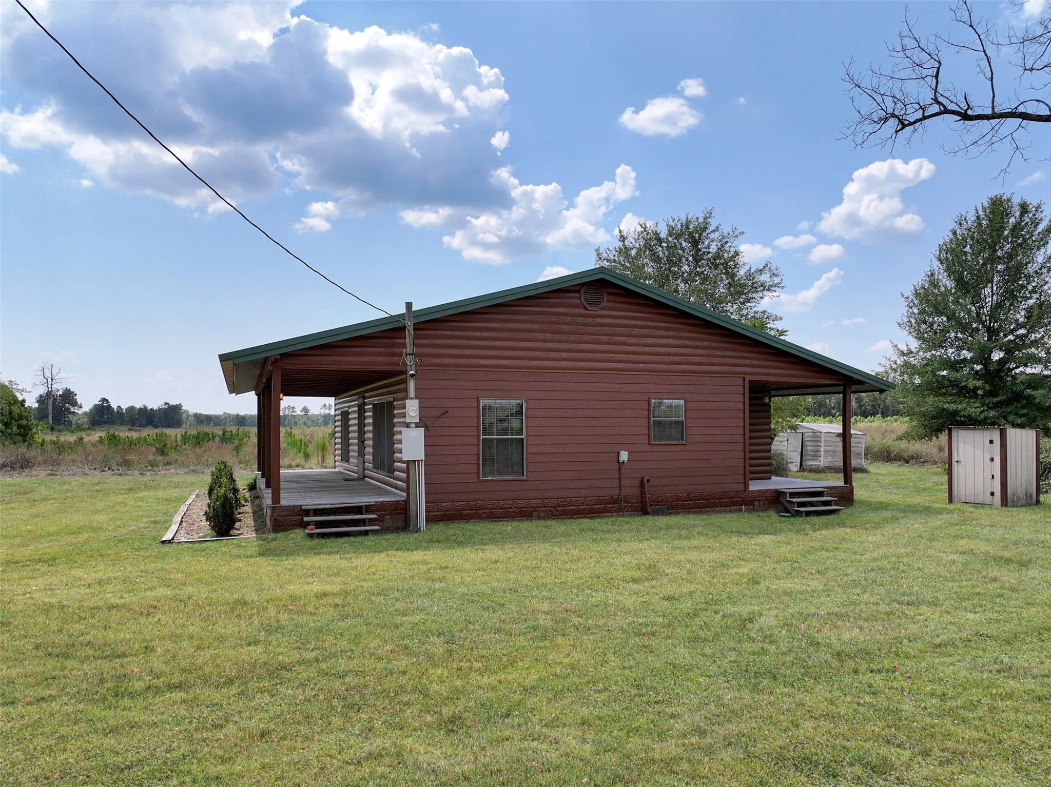 Single Family Residence For Sale in Red River (TX) County , 2461 FM 2118, Bagwell, Texas 75412, 2 Bedroom, 2 Bathroom, Garage spaces, 968 Sqft, built in 1942, mls#21375587, Real Estate Agent in Bagwell, Homes For Sale in Red River (TX) county, Homes For Sale in Bagwell, Realtor in Bagwell Texas, Real Estate Brokerage Independent Realty Texas, Luminita Cordes Realtor
