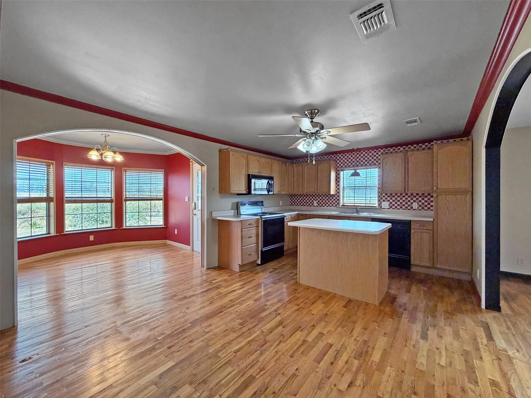 Kitchen/Breakfast Area