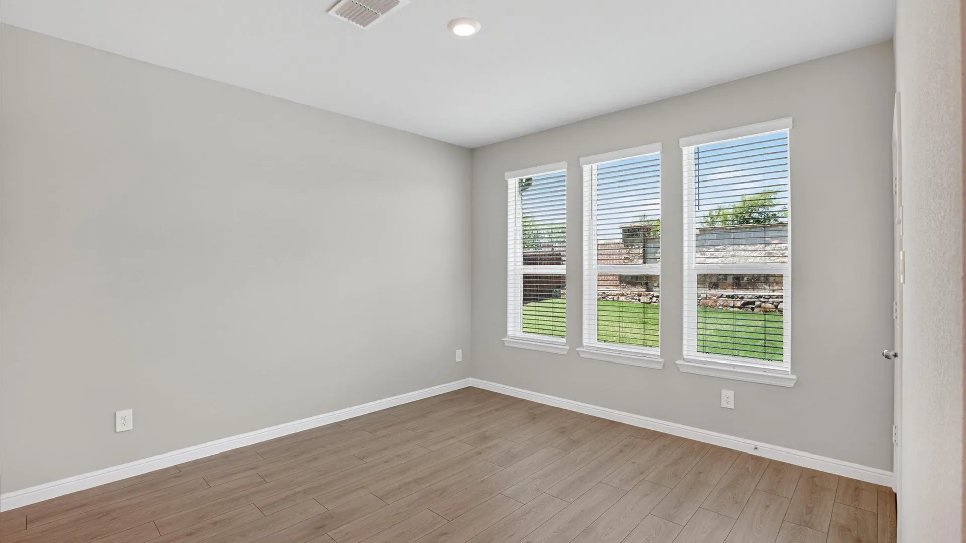Single Family Residence For Sale in Denton County , 16816 KING SALMON Drive, Justin, Texas 76247, 5 Bedroom, 4 Bathroom, 3 Garage spaces, 3,370 Sqft, built in 2026, mls#21374323, Real Estate Agent in Justin, Homes For Sale in Denton county, Homes For Sale in Justin, Realtor in Justin Texas, Real Estate Brokerage Independent Realty Texas, Luminita Cordes Realtor