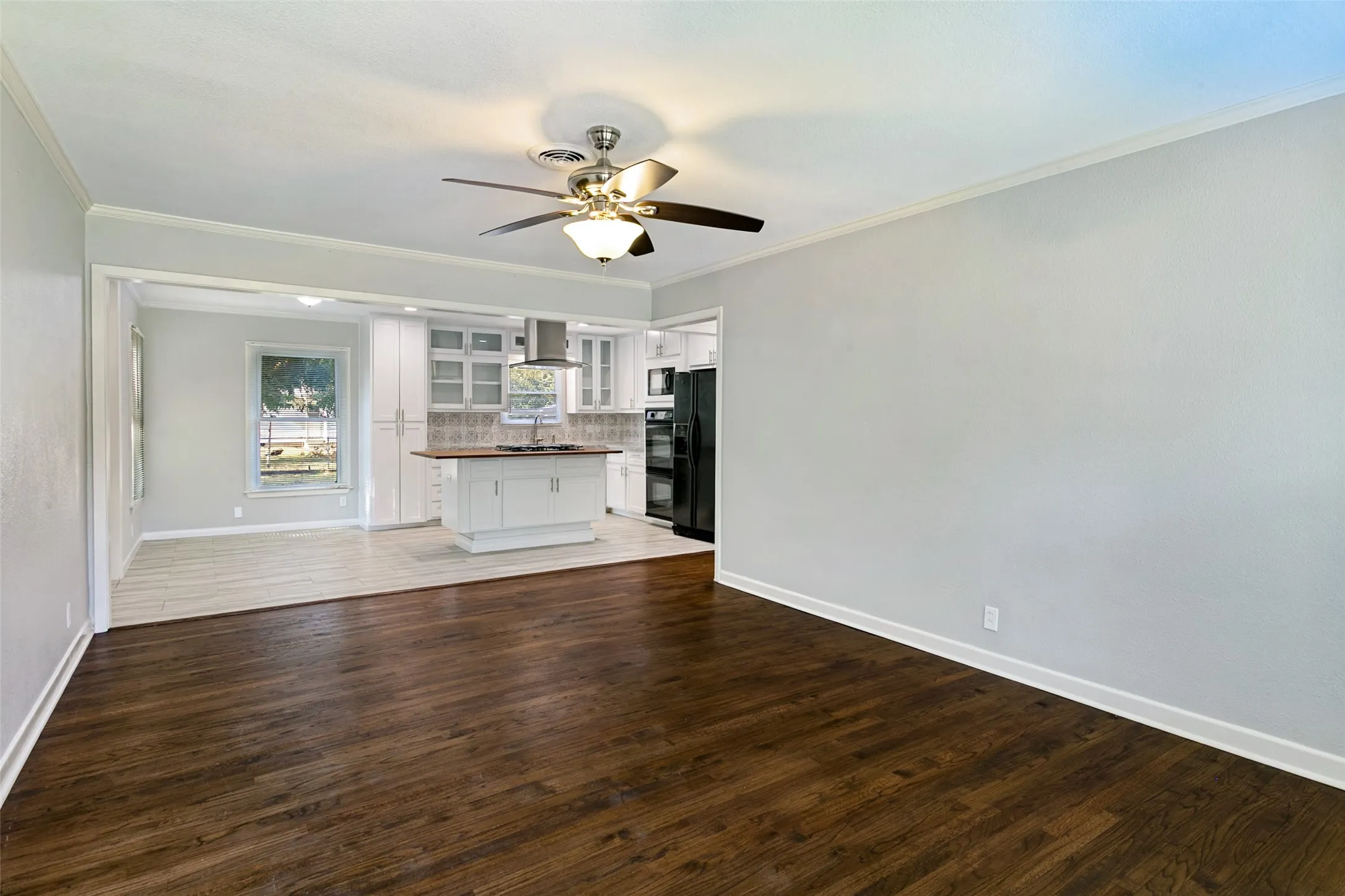 Single Family Residence For Sale in Tarrant County , 5317 Palmer Drive, Haltom City, Texas 76117, 3 Bedroom, 2 Bathroom, 1 Garage spaces, 1,228 Sqft, built in 1956, mls#21372679, Real Estate Agent in Haltom City, Homes For Sale in Tarrant county, Homes For Sale in Haltom City, Realtor in Haltom City Texas, Real Estate Brokerage Independent Realty Texas, Luminita Cordes Realtor