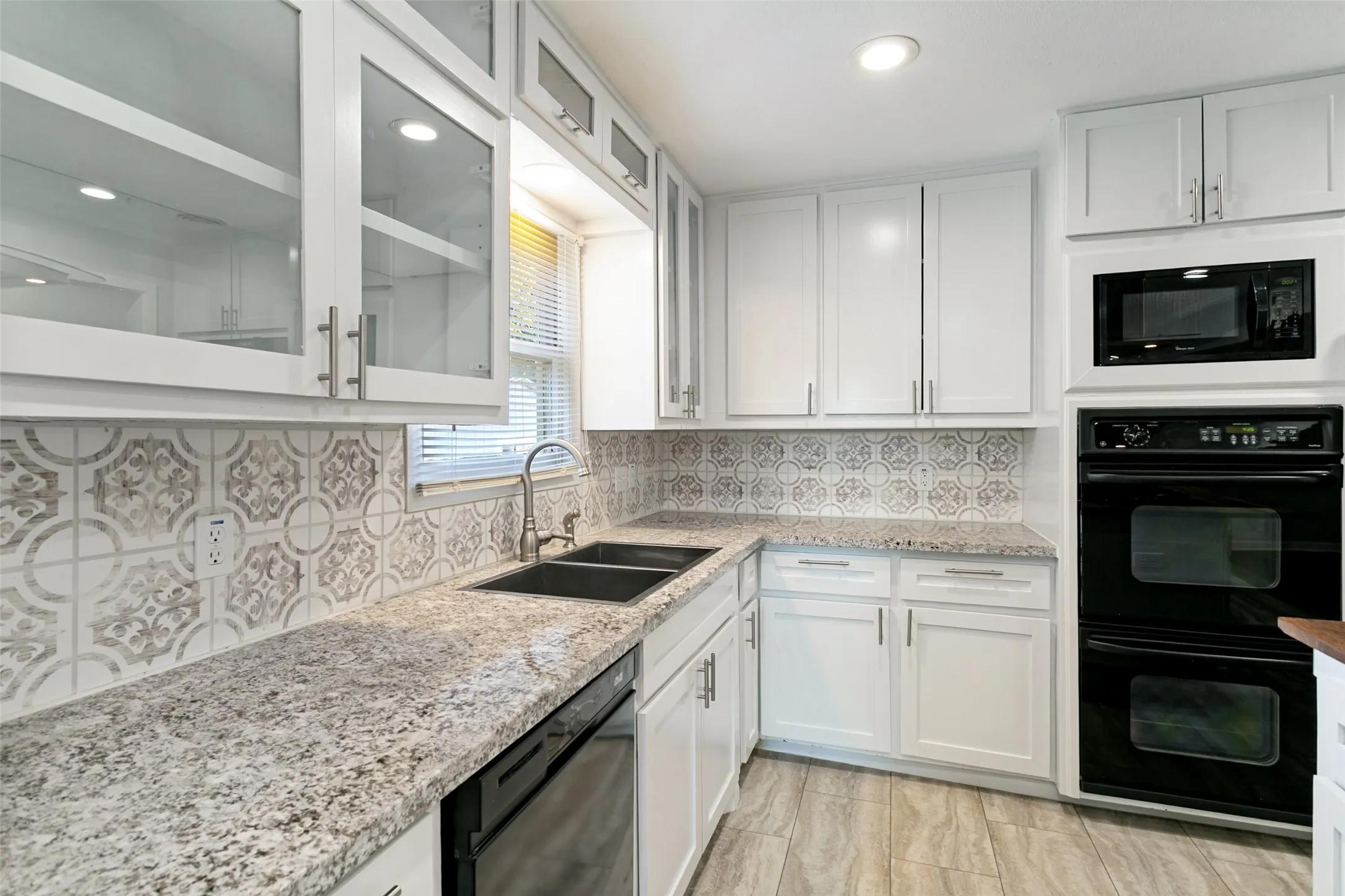 Single Family Residence For Sale in Tarrant County , 5317 Palmer Drive, Haltom City, Texas 76117, 3 Bedroom, 2 Bathroom, 1 Garage spaces, 1,228 Sqft, built in 1956, mls#21372679, Real Estate Agent in Haltom City, Homes For Sale in Tarrant county, Homes For Sale in Haltom City, Realtor in Haltom City Texas, Real Estate Brokerage Independent Realty Texas, Luminita Cordes Realtor