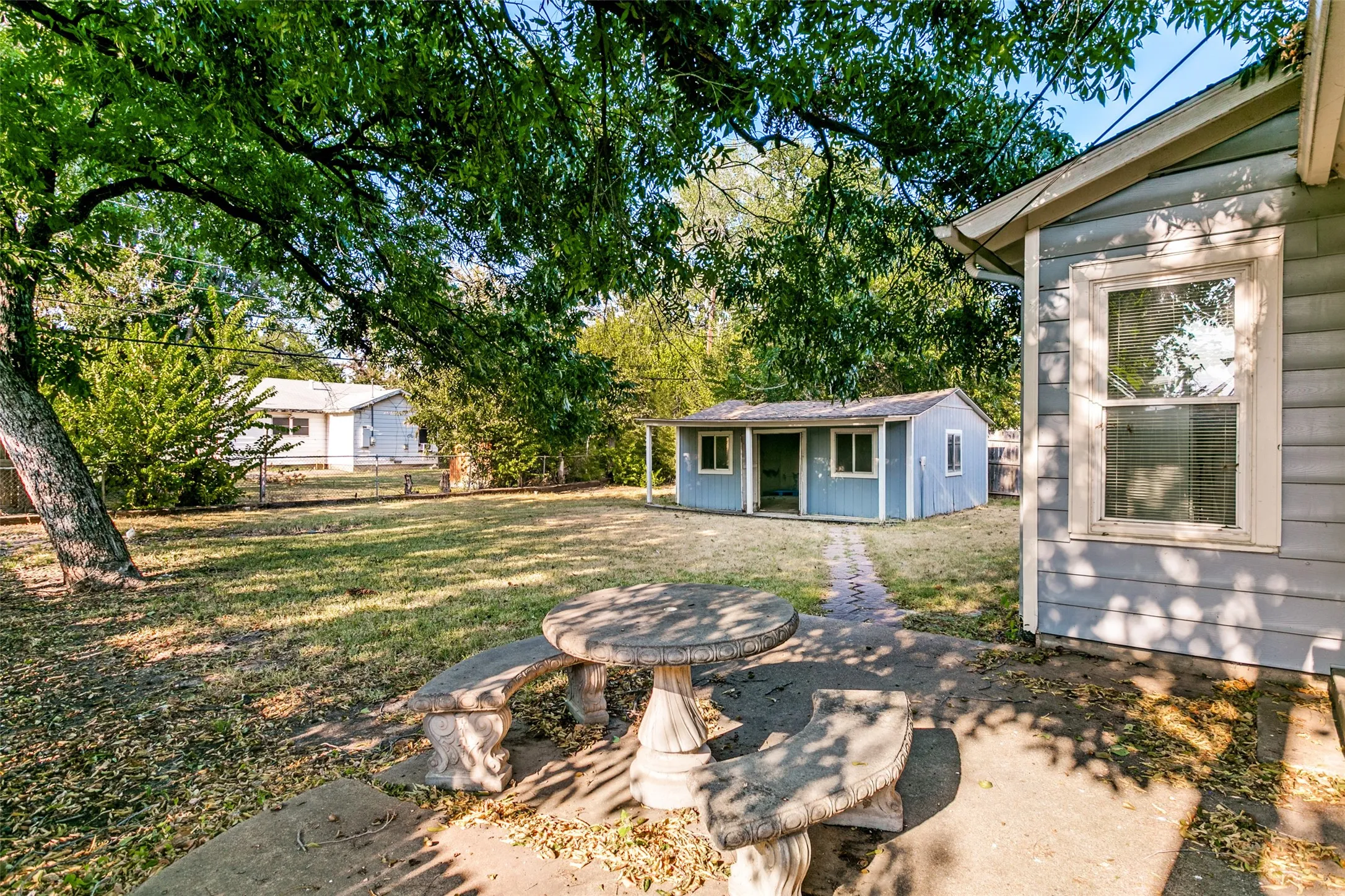 Single Family Residence For Sale in Tarrant County , 5317 Palmer Drive, Haltom City, Texas 76117, 3 Bedroom, 2 Bathroom, 1 Garage spaces, 1,228 Sqft, built in 1956, mls#21372679, Real Estate Agent in Haltom City, Homes For Sale in Tarrant county, Homes For Sale in Haltom City, Realtor in Haltom City Texas, Real Estate Brokerage Independent Realty Texas, Luminita Cordes Realtor