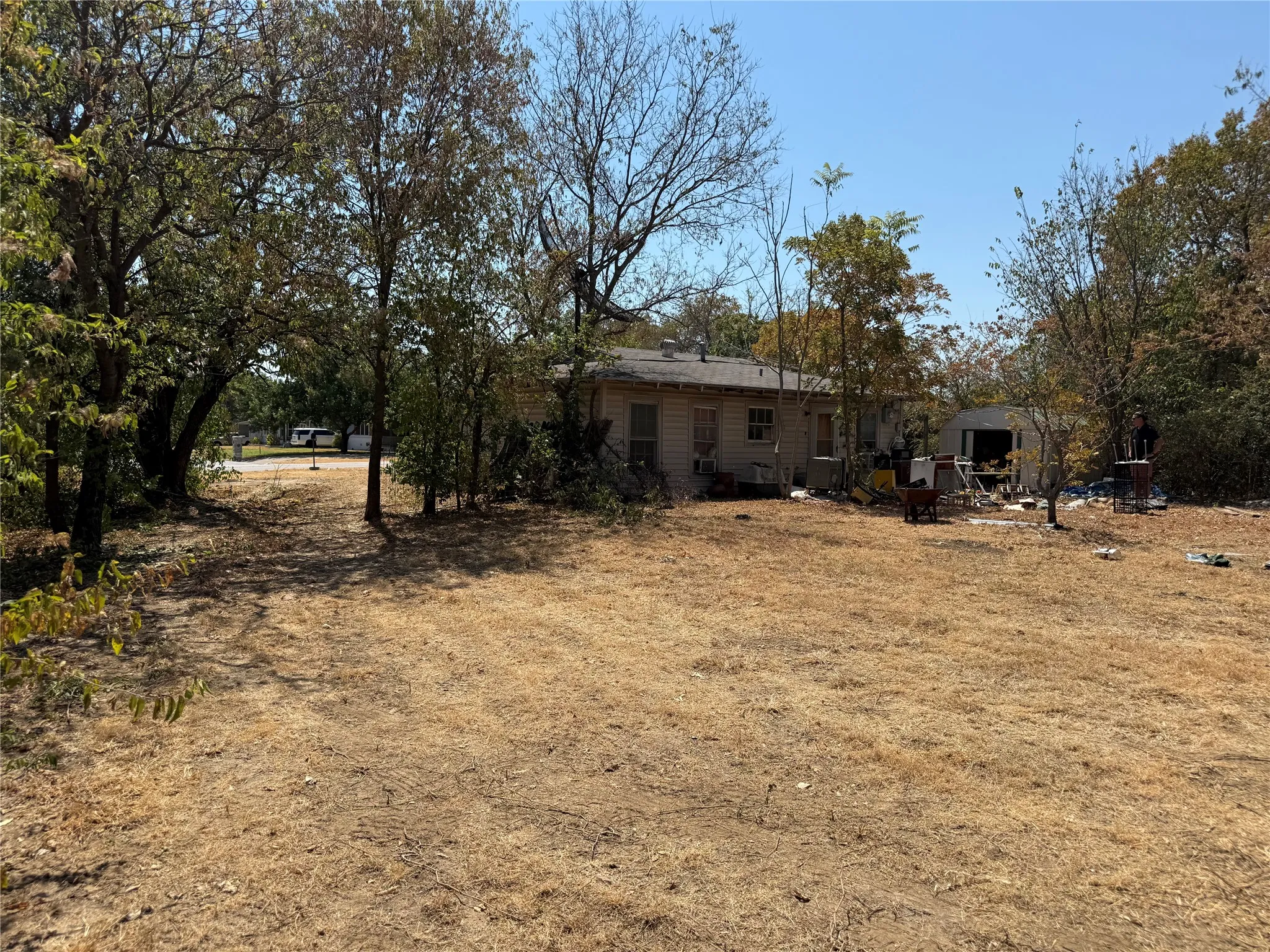 Single Family Residence For Sale in Tarrant County , 2217 Nina Marie Street, Sansom Park, Texas 76114, 3 Bedroom, 1 Bathroom, Garage spaces, 832 Sqft, built in 1952, mls#21374606, Real Estate Agent in Sansom Park, Homes For Sale in Tarrant county, Homes For Sale in Sansom Park, Realtor in Sansom Park Texas, Real Estate Brokerage Independent Realty Texas, Luminita Cordes Realtor