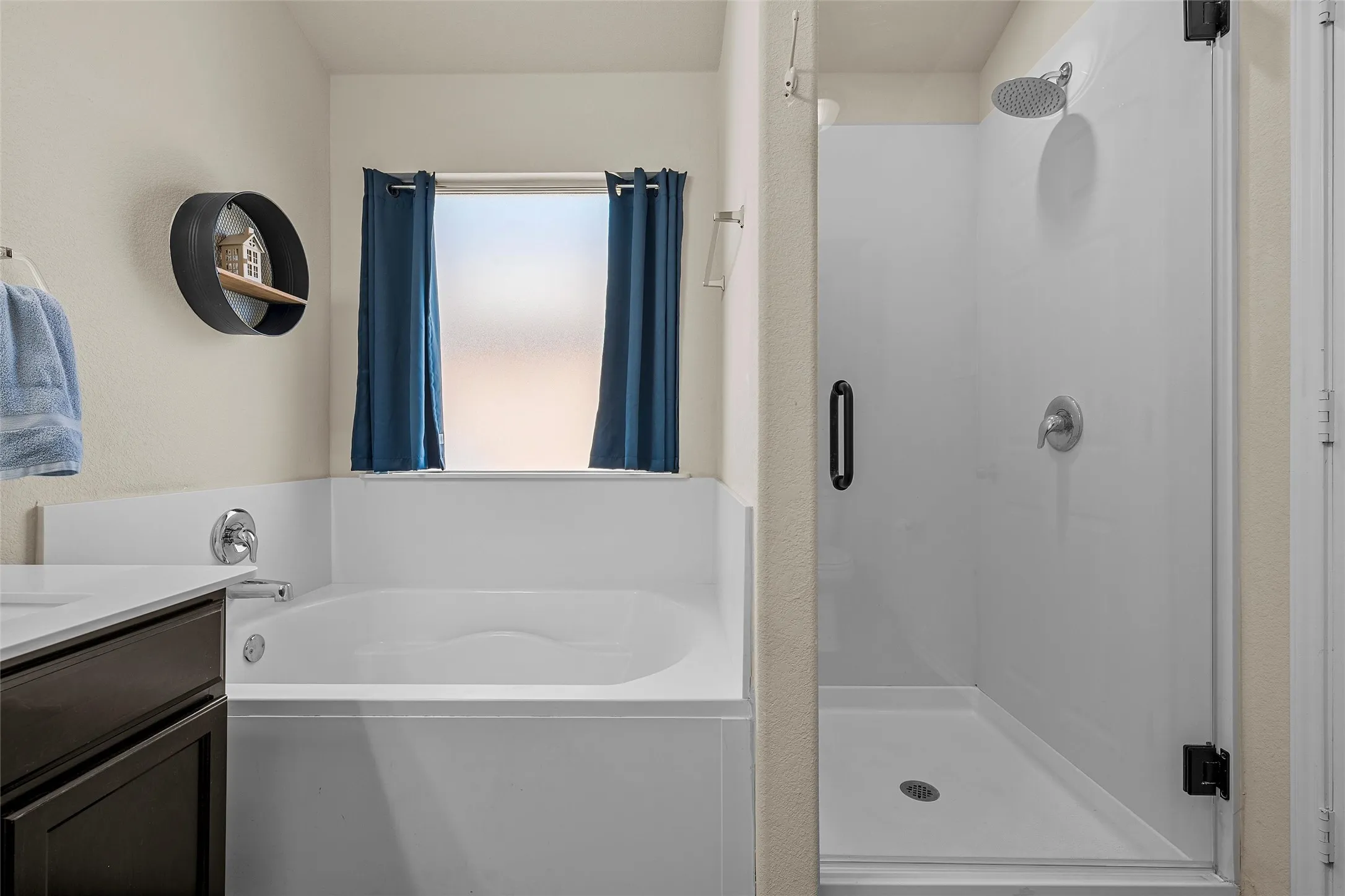 Single Family Residence For Sale in Mc Lennan County , 3016 Jackal Drive, Lorena, Texas 76655, 4 Bedroom, 2 Bathroom, 2 Garage spaces, 1,685 Sqft, built in 2019, mls#21374333, Real Estate Agent in Lorena, Homes For Sale in Mc Lennan county, Homes For Sale in Lorena, Realtor in Lorena Texas, Real Estate Brokerage Independent Realty Texas, Luminita Cordes Realtor