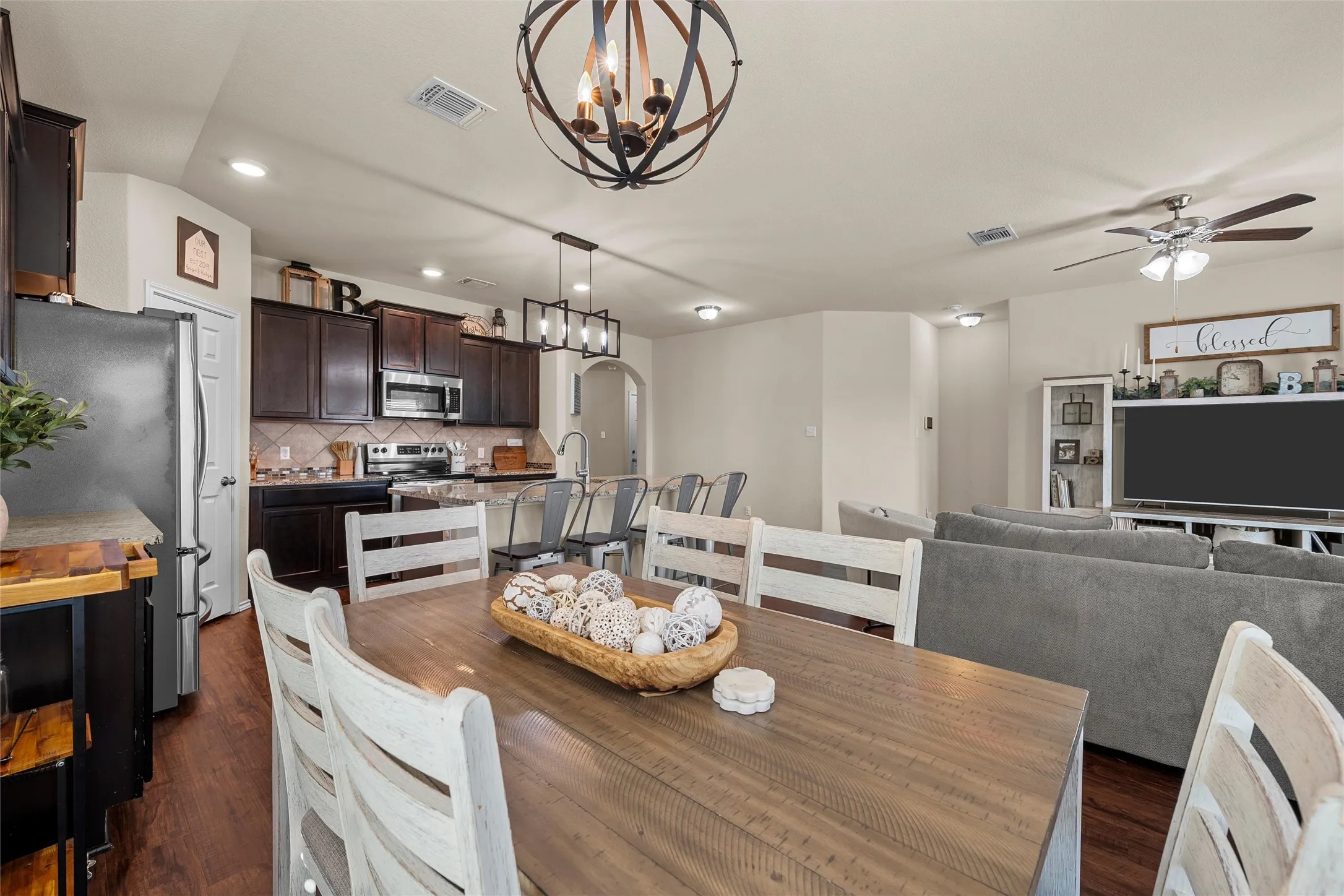 Single Family Residence For Sale in Mc Lennan County , 3016 Jackal Drive, Lorena, Texas 76655, 4 Bedroom, 2 Bathroom, 2 Garage spaces, 1,685 Sqft, built in 2019, mls#21374333, Real Estate Agent in Lorena, Homes For Sale in Mc Lennan county, Homes For Sale in Lorena, Realtor in Lorena Texas, Real Estate Brokerage Independent Realty Texas, Luminita Cordes Realtor