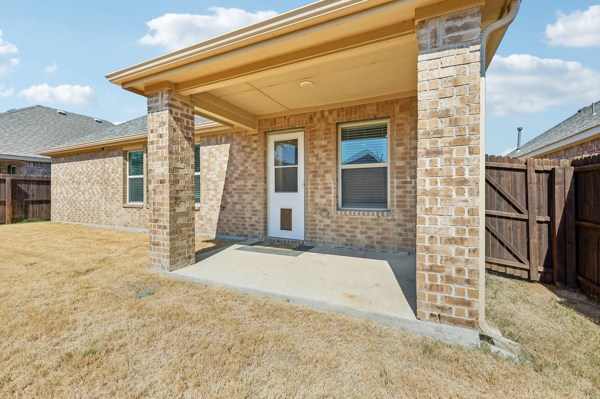 Single Family Residence For Sale in Denton County , 3204 Brazos Drive, Little Elm, Texas 75068, 3 Bedroom, 2 Bathroom, 2 Garage spaces, 1,689 Sqft, built in 2018, mls#21374416, Real Estate Agent in Little Elm, Homes For Sale in Denton county, Homes For Sale in Little Elm, Realtor in Little Elm Texas, Real Estate Brokerage Independent Realty Texas, Luminita Cordes Realtor