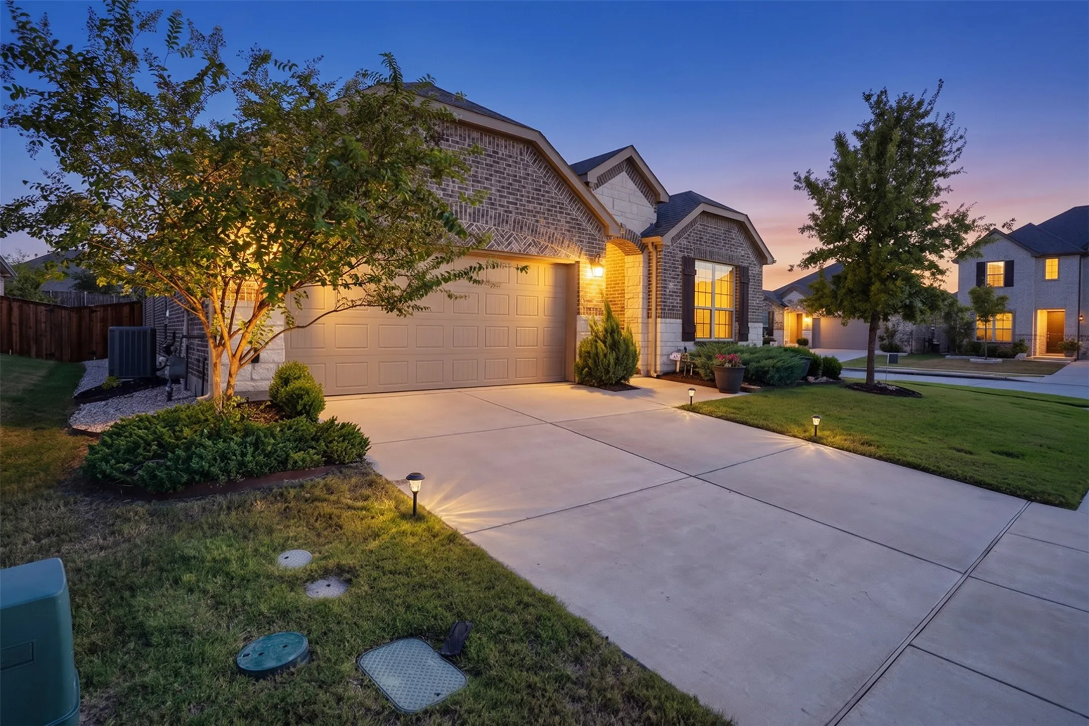 Single Family Residence For Sale in Collin County , 2700 Gillingham Lane, Mc Kinney, Texas 75071, 3 Bedroom, 2 Bathroom, 2 Garage spaces, 2,179 Sqft, built in 2020, mls#21375568, Real Estate Agent in Mc Kinney, Homes For Sale in Collin county, Homes For Sale in Mc Kinney, Realtor in Mc Kinney Texas, Real Estate Brokerage Independent Realty Texas, Luminita Cordes Realtor