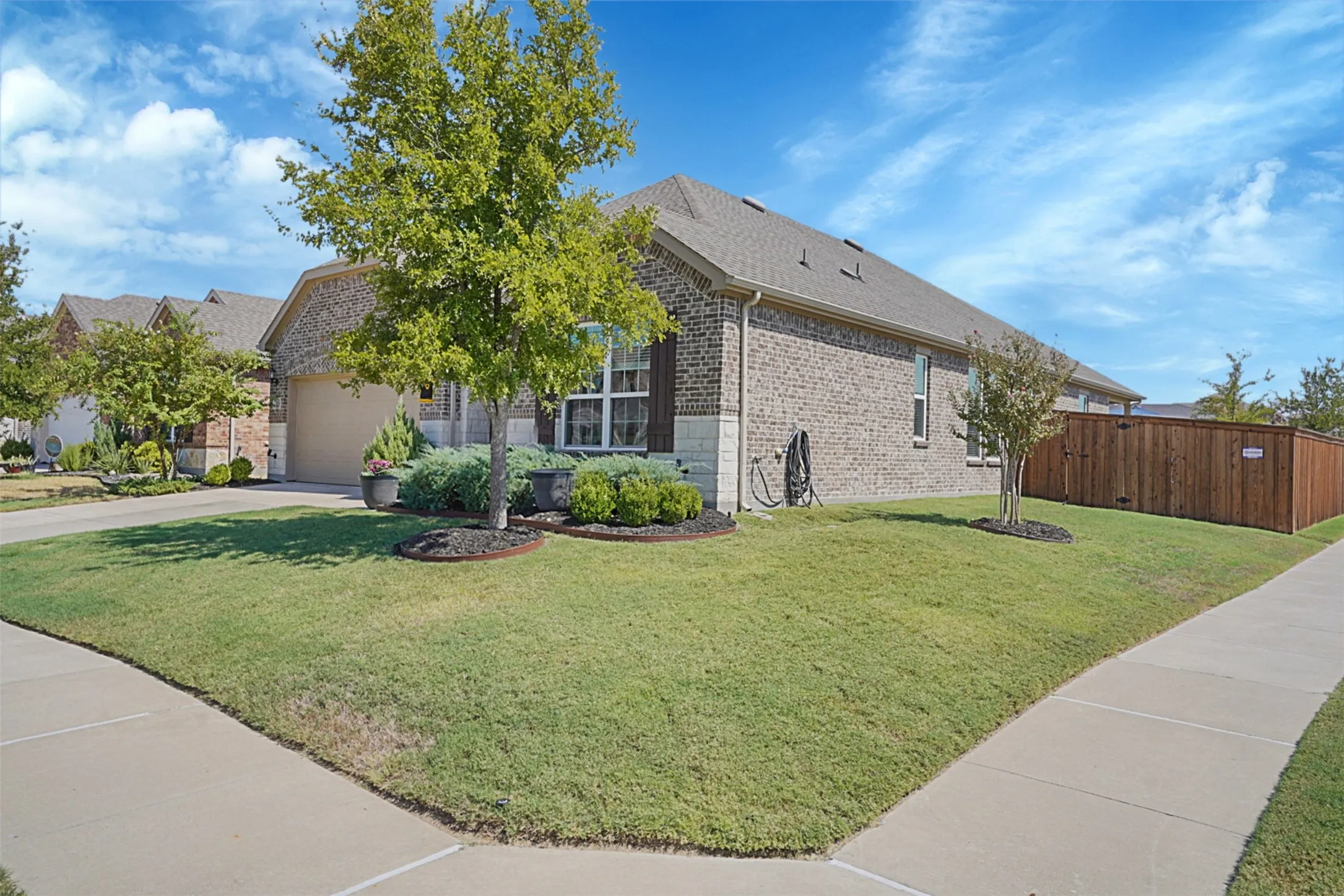 Single Family Residence For Sale in Collin County , 2700 Gillingham Lane, Mc Kinney, Texas 75071, 3 Bedroom, 2 Bathroom, 2 Garage spaces, 2,179 Sqft, built in 2020, mls#21375568, Real Estate Agent in Mc Kinney, Homes For Sale in Collin county, Homes For Sale in Mc Kinney, Realtor in Mc Kinney Texas, Real Estate Brokerage Independent Realty Texas, Luminita Cordes Realtor