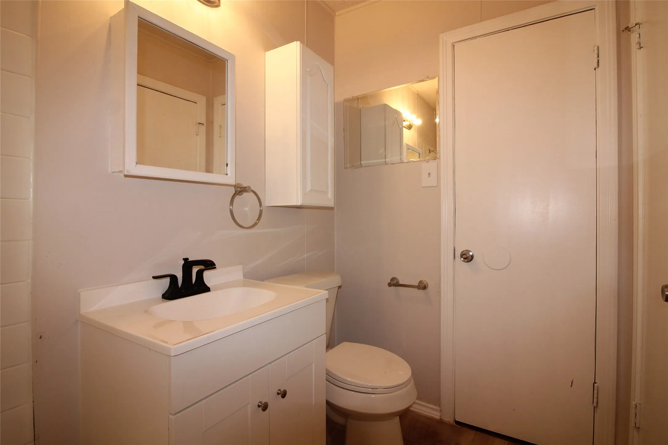 Single Family Residence For Rent in Tarrant County , 5020 Cedar Hill Road, Fort Worth, Texas 76116, 2 Bedroom, 1 Bathroom, 1 Garage spaces, 900 Sqft, built in 1951, mls#21375615, Real Estate Agent in Fort Worth, Homes For Rent in Tarrant county, Homes For Rent in Fort Worth, Realtor in Fort Worth Texas, Real Estate Brokerage Independent Realty Texas, Luminita Cordes Realtor
