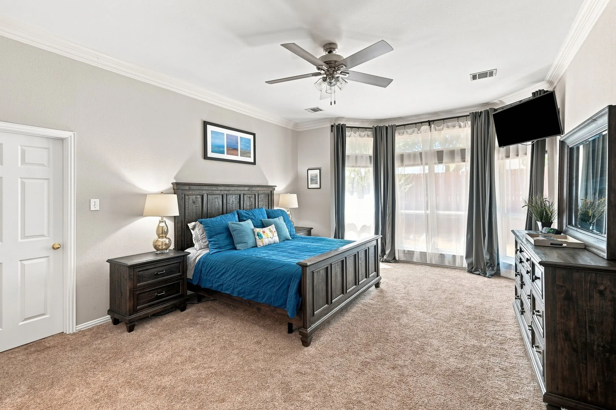 Single Family Residence For Rent in Tarrant County , 2402 N Hunter Place Lane, Arlington, Texas 76006, 4 Bedroom, 3 Bathroom, 2 Garage spaces, 2,569 Sqft, built in 1994, mls#21373572, Real Estate Agent in Arlington, Homes For Rent in Tarrant county, Homes For Rent in Arlington, Realtor in Arlington Texas, Real Estate Brokerage Independent Realty Texas, Luminita Cordes Realtor