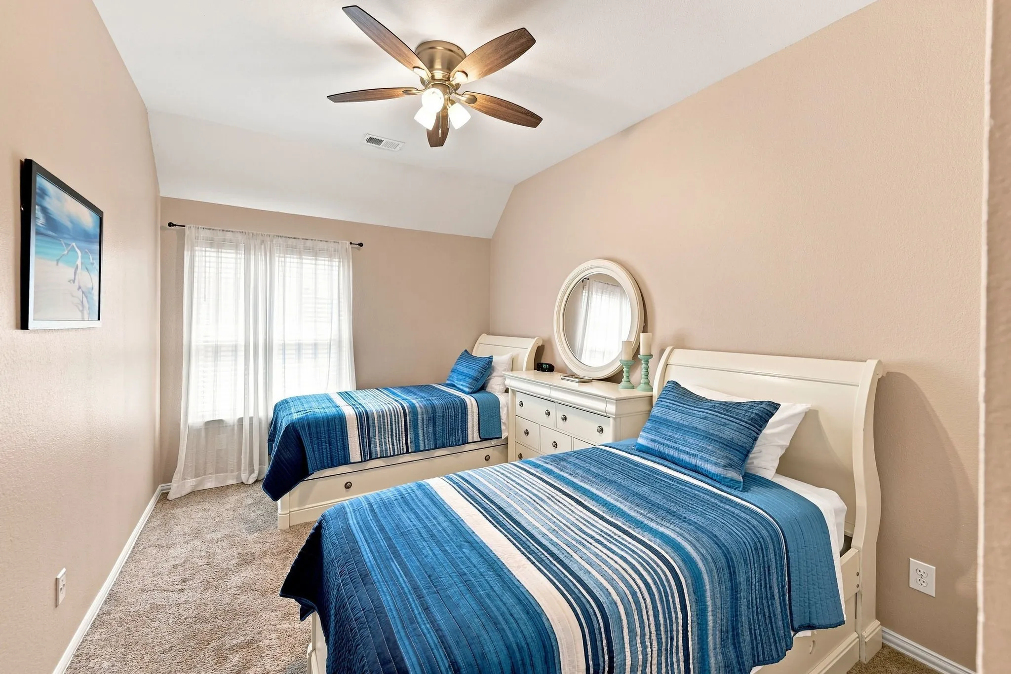 Single Family Residence For Rent in Tarrant County , 2402 N Hunter Place Lane, Arlington, Texas 76006, 4 Bedroom, 3 Bathroom, 2 Garage spaces, 2,569 Sqft, built in 1994, mls#21373572, Real Estate Agent in Arlington, Homes For Rent in Tarrant county, Homes For Rent in Arlington, Realtor in Arlington Texas, Real Estate Brokerage Independent Realty Texas, Luminita Cordes Realtor