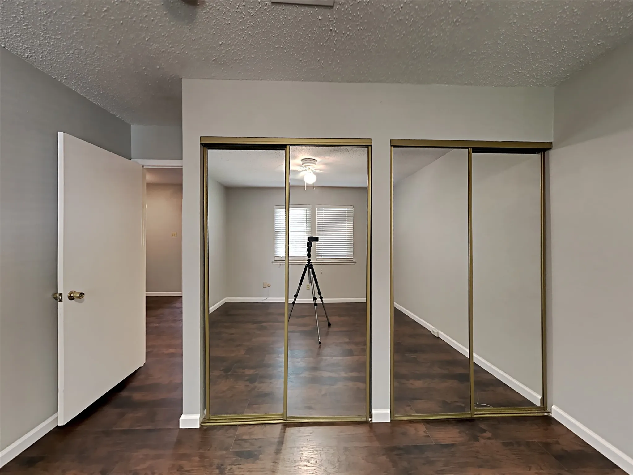 Townhouse For Rent in Tarrant County , 462 Westview Terrace, Arlington, Texas 76013, 3 Bedroom, 3 Bathroom, Garage spaces, 1,728 Sqft, built in 1969, mls#21375616, Real Estate Agent in Arlington, Homes For Rent in Tarrant county, Homes For Rent in Arlington, Realtor in Arlington Texas, Real Estate Brokerage Independent Realty Texas, Luminita Cordes Realtor
