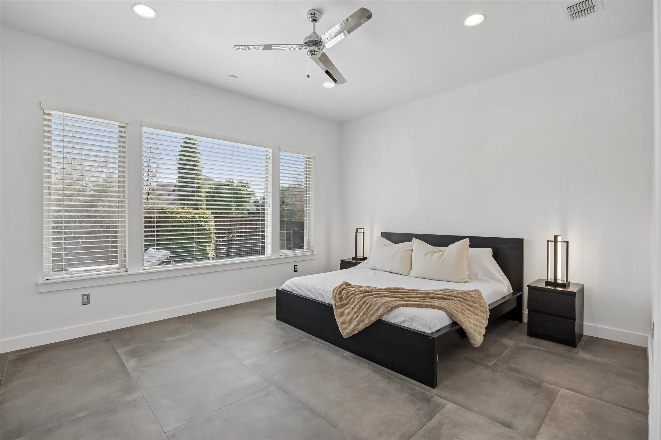 Single Family Residence For Sale in Denton County , 769 Laverton Drive, Frisco, Texas 75036, 5 Bedroom, 7 Bathroom, 3 Garage spaces, 4,267 Sqft, built in 2016, mls#21370801, Real Estate Agent in Frisco, Homes For Sale in Denton county, Homes For Sale in Frisco, Realtor in Frisco Texas, Real Estate Brokerage Independent Realty Texas, Luminita Cordes Realtor