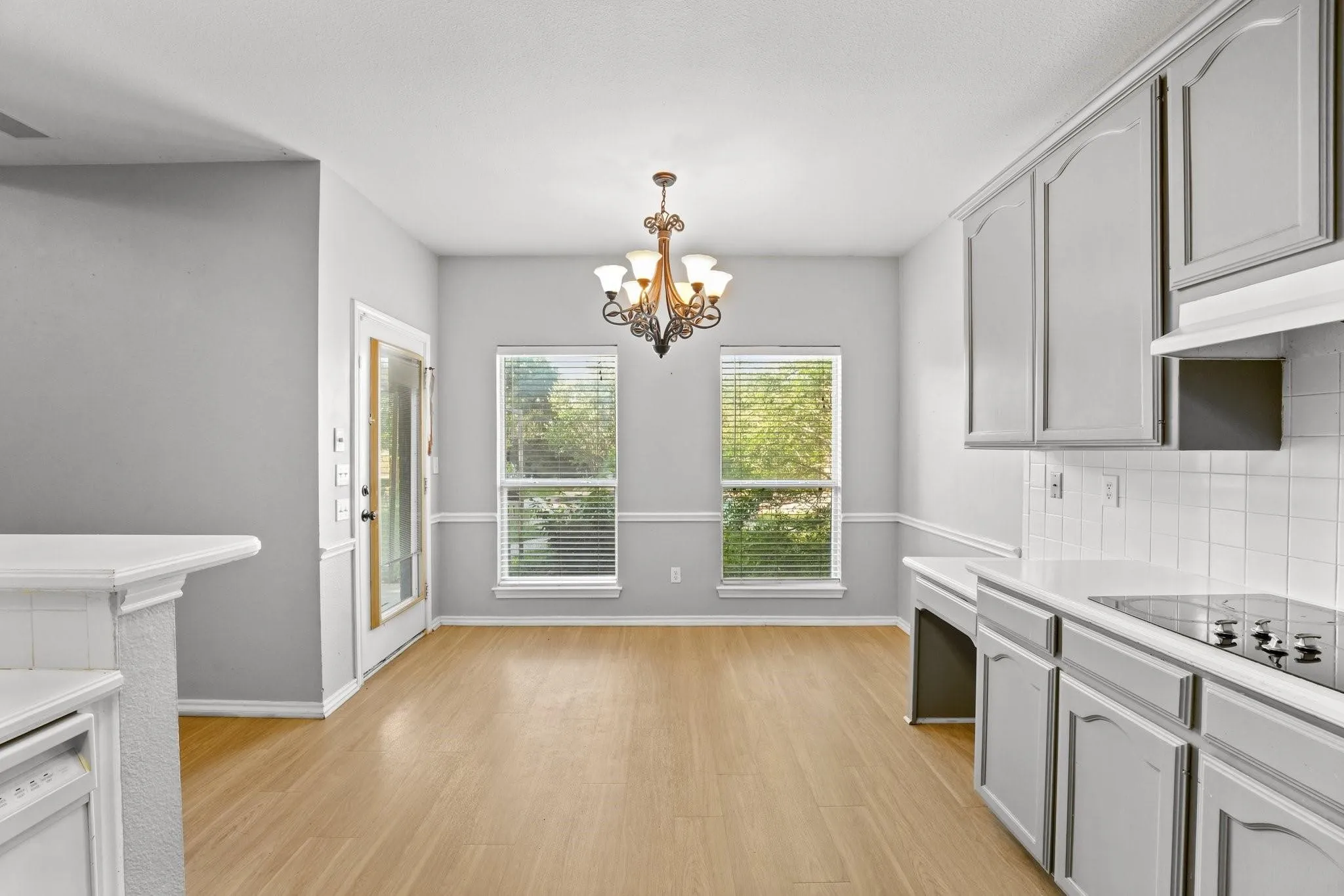 Single Family Residence For Rent in Tarrant County , 1801 Overland Street, Fort Worth, Texas 76131, 3 Bedroom, 3 Bathroom, 2 Garage spaces, 1,926 Sqft, built in 1996, mls#21375617, Real Estate Agent in Fort Worth, Homes For Rent in Tarrant county, Homes For Rent in Fort Worth, Realtor in Fort Worth Texas, Real Estate Brokerage Independent Realty Texas, Luminita Cordes Realtor