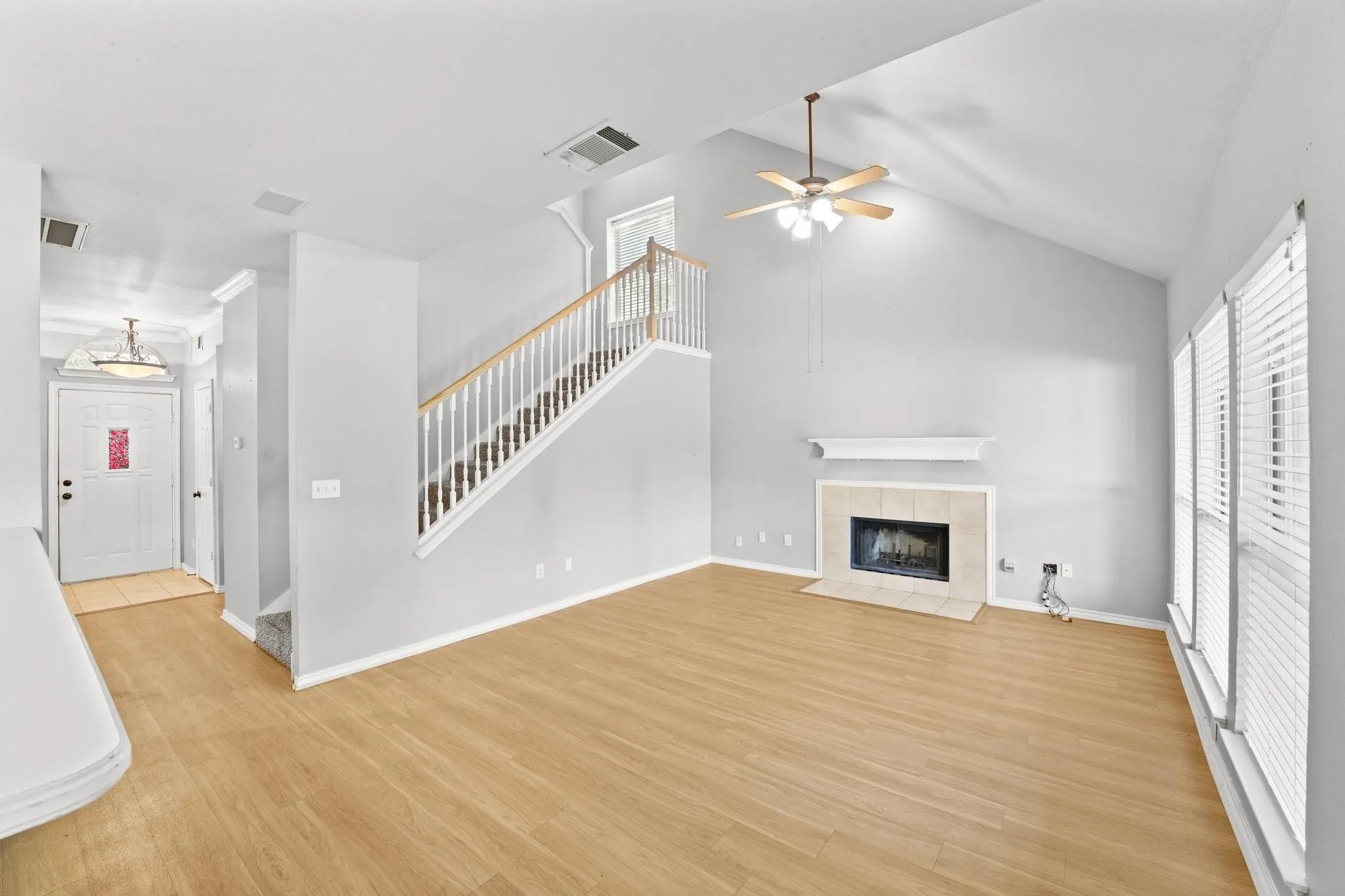 Single Family Residence For Rent in Tarrant County , 1801 Overland Street, Fort Worth, Texas 76131, 3 Bedroom, 3 Bathroom, 2 Garage spaces, 1,926 Sqft, built in 1996, mls#21375617, Real Estate Agent in Fort Worth, Homes For Rent in Tarrant county, Homes For Rent in Fort Worth, Realtor in Fort Worth Texas, Real Estate Brokerage Independent Realty Texas, Luminita Cordes Realtor