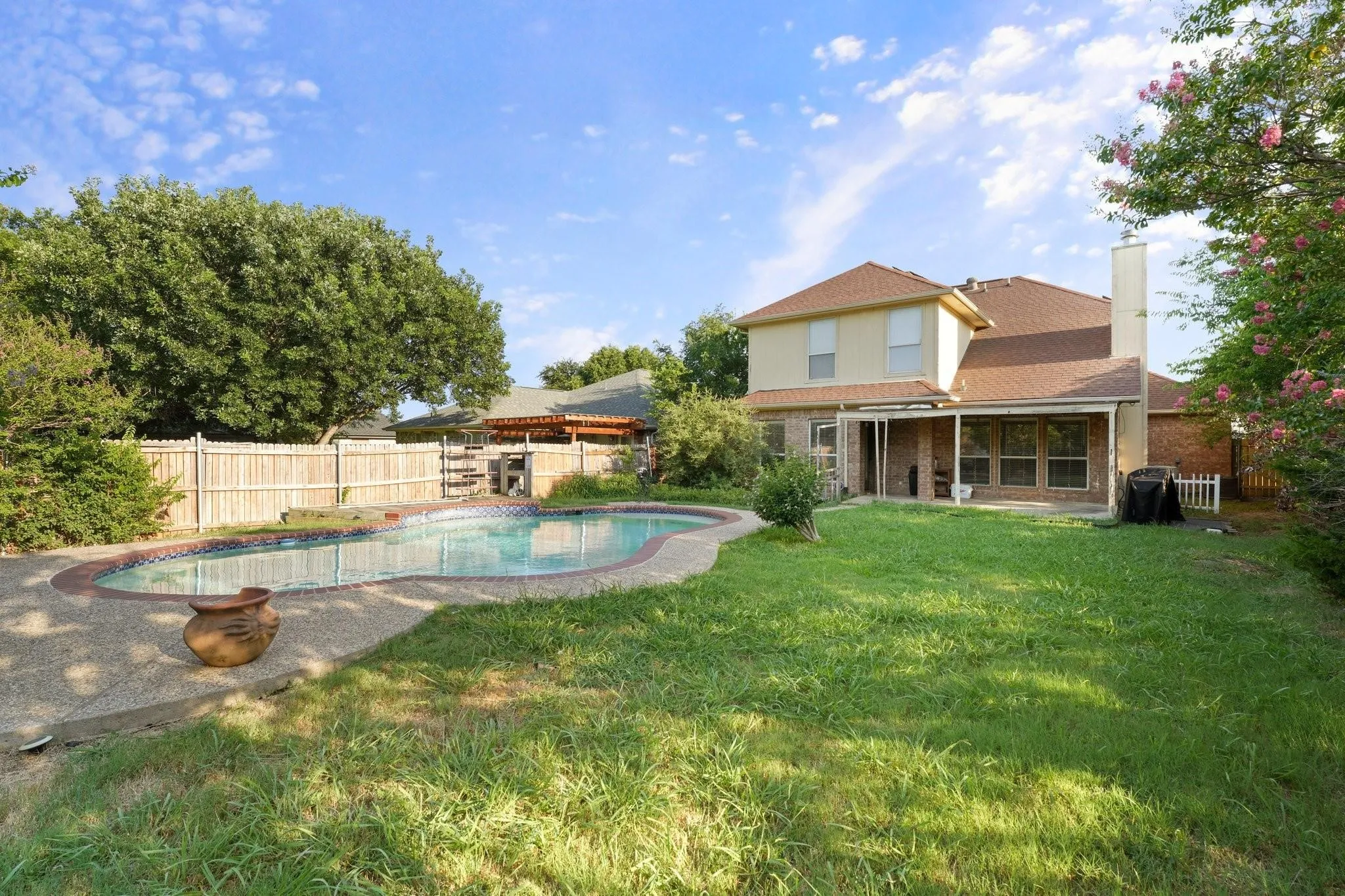 Single Family Residence For Rent in Tarrant County , 1801 Overland Street, Fort Worth, Texas 76131, 3 Bedroom, 3 Bathroom, 2 Garage spaces, 1,926 Sqft, built in 1996, mls#21375617, Real Estate Agent in Fort Worth, Homes For Rent in Tarrant county, Homes For Rent in Fort Worth, Realtor in Fort Worth Texas, Real Estate Brokerage Independent Realty Texas, Luminita Cordes Realtor