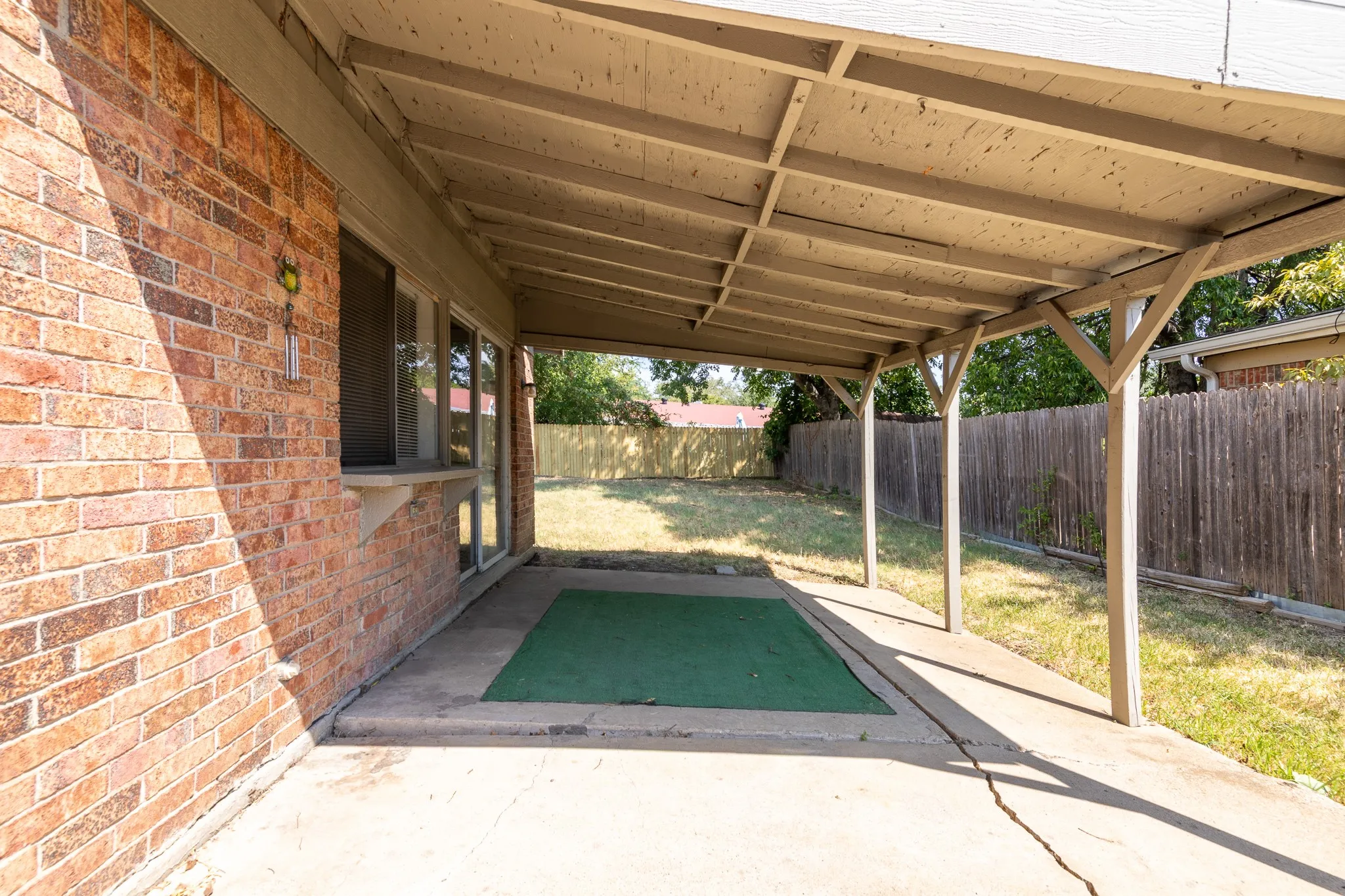 Single Family Residence For Rent in Tarrant County , 209 Pebblebrook Street, Arlington, Texas 76014, 3 Bedroom, 2 Bathroom, 2 Garage spaces, 1,626 Sqft, built in 1975, mls#21375597, Real Estate Agent in Arlington, Homes For Rent in Tarrant county, Homes For Rent in Arlington, Realtor in Arlington Texas, Real Estate Brokerage Independent Realty Texas, Luminita Cordes Realtor