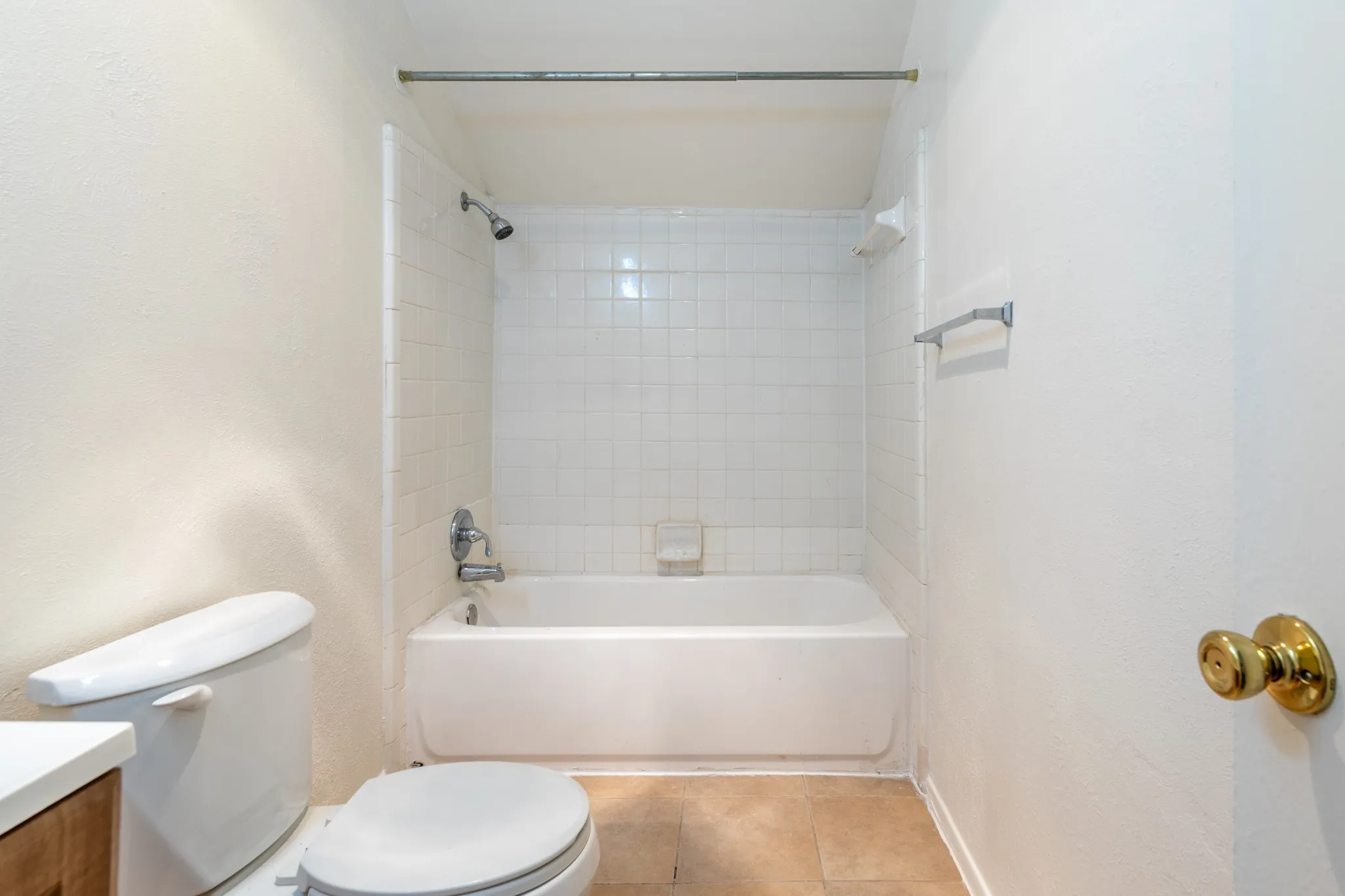 Single Family Residence For Rent in Tarrant County , 209 Pebblebrook Street, Arlington, Texas 76014, 3 Bedroom, 2 Bathroom, 2 Garage spaces, 1,626 Sqft, built in 1975, mls#21375597, Real Estate Agent in Arlington, Homes For Rent in Tarrant county, Homes For Rent in Arlington, Realtor in Arlington Texas, Real Estate Brokerage Independent Realty Texas, Luminita Cordes Realtor