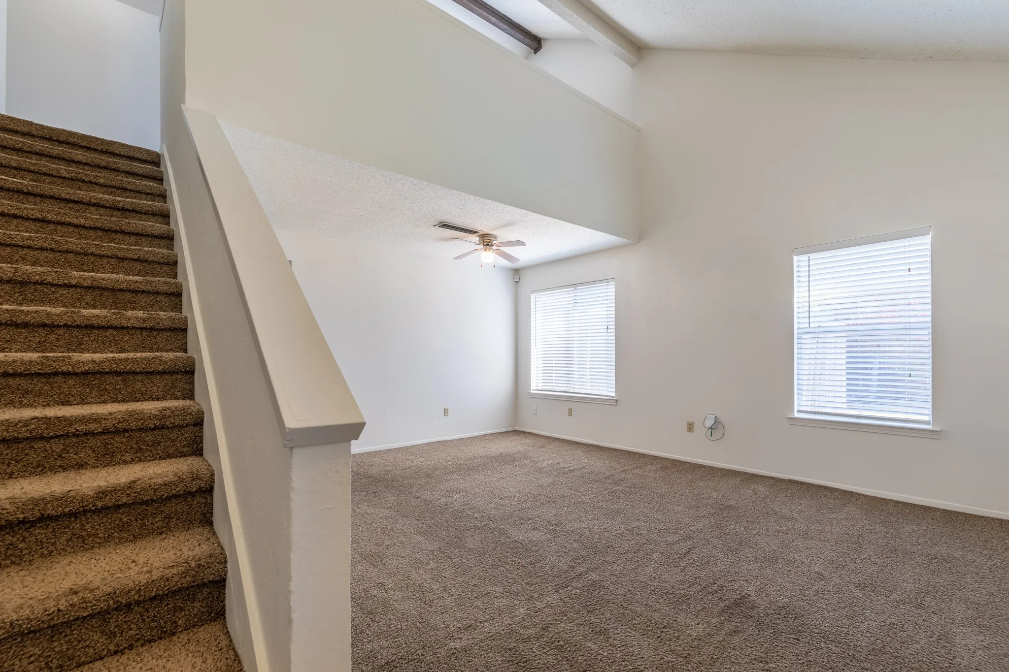 Single Family Residence For Rent in Tarrant County , 209 Pebblebrook Street, Arlington, Texas 76014, 3 Bedroom, 2 Bathroom, 2 Garage spaces, 1,626 Sqft, built in 1975, mls#21375597, Real Estate Agent in Arlington, Homes For Rent in Tarrant county, Homes For Rent in Arlington, Realtor in Arlington Texas, Real Estate Brokerage Independent Realty Texas, Luminita Cordes Realtor