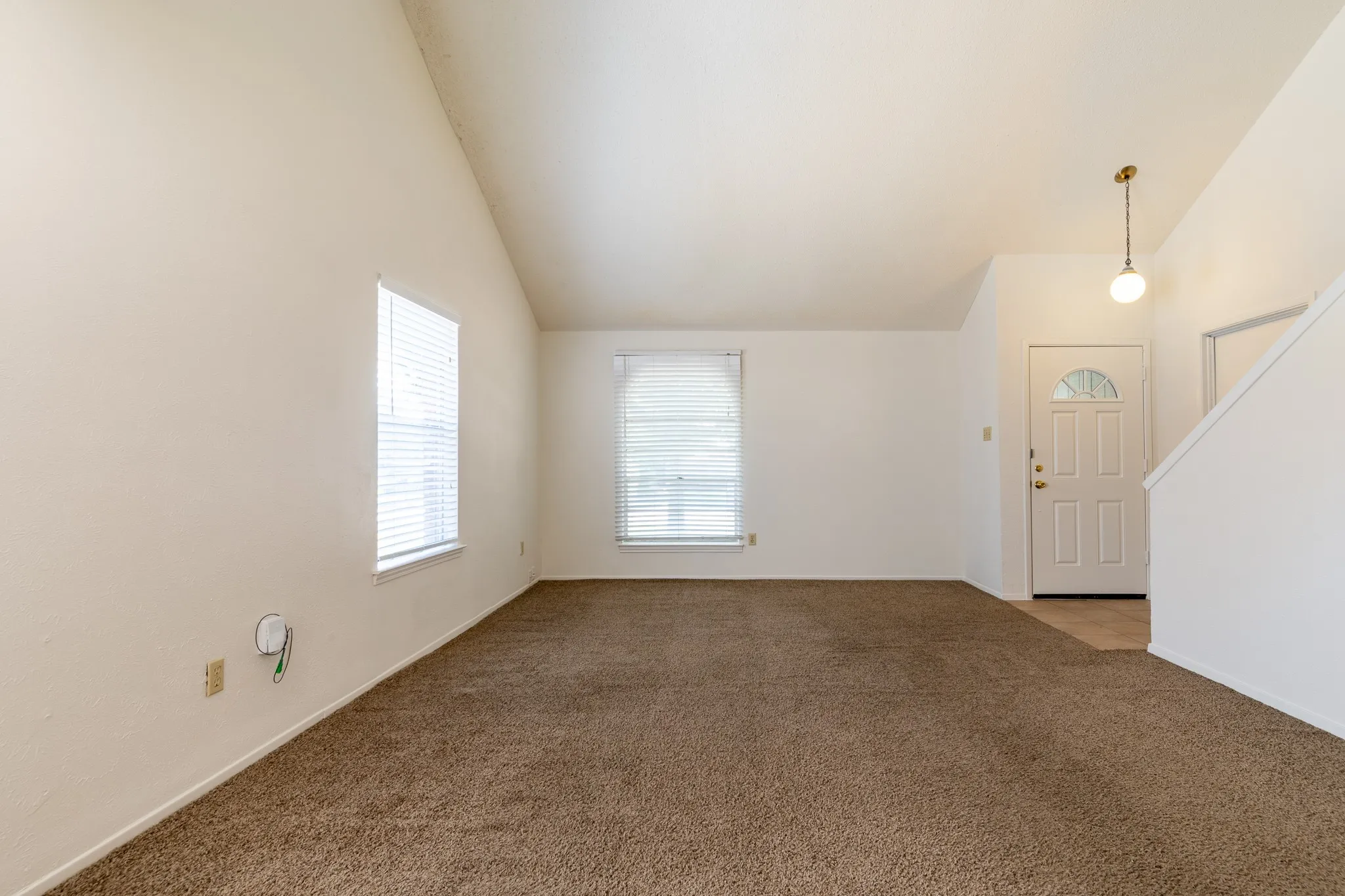 Single Family Residence For Rent in Tarrant County , 209 Pebblebrook Street, Arlington, Texas 76014, 3 Bedroom, 2 Bathroom, 2 Garage spaces, 1,626 Sqft, built in 1975, mls#21375597, Real Estate Agent in Arlington, Homes For Rent in Tarrant county, Homes For Rent in Arlington, Realtor in Arlington Texas, Real Estate Brokerage Independent Realty Texas, Luminita Cordes Realtor