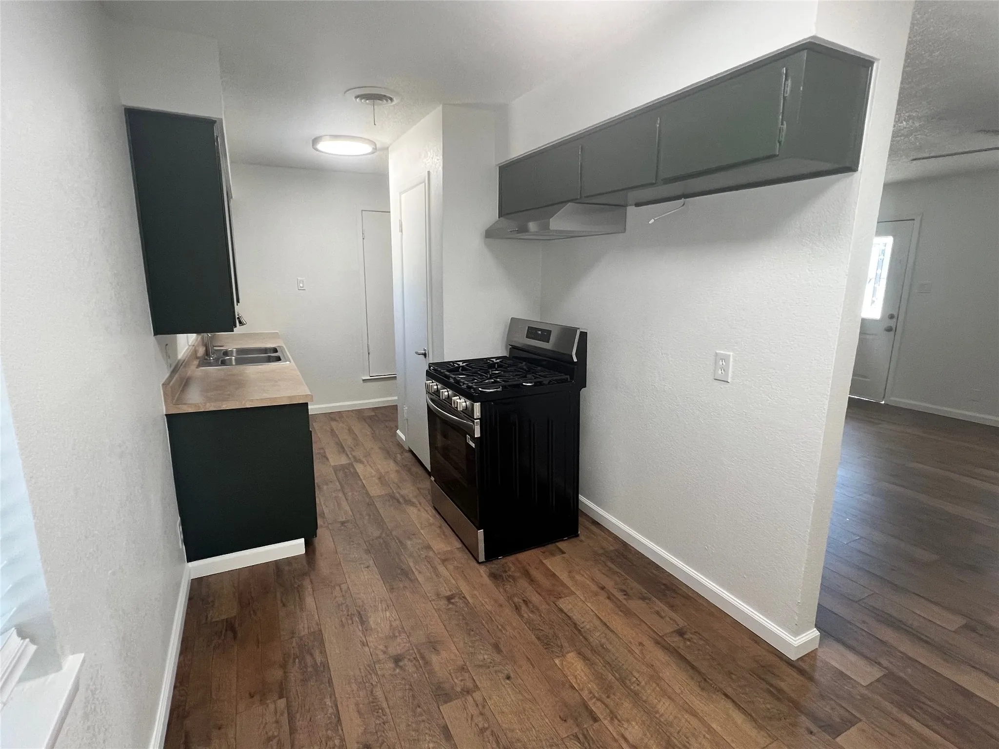 Single Family Residence For Sale in Denton County , 115 Burl Street, Corinth, Texas 76208, 3 Bedroom, 1 Bathroom, 2 Garage spaces, 984 Sqft, built in 1958, mls#21374391, Real Estate Agent in Corinth, Homes For Sale in Denton county, Homes For Sale in Corinth, Realtor in Corinth Texas, Real Estate Brokerage Independent Realty Texas, Luminita Cordes Realtor
