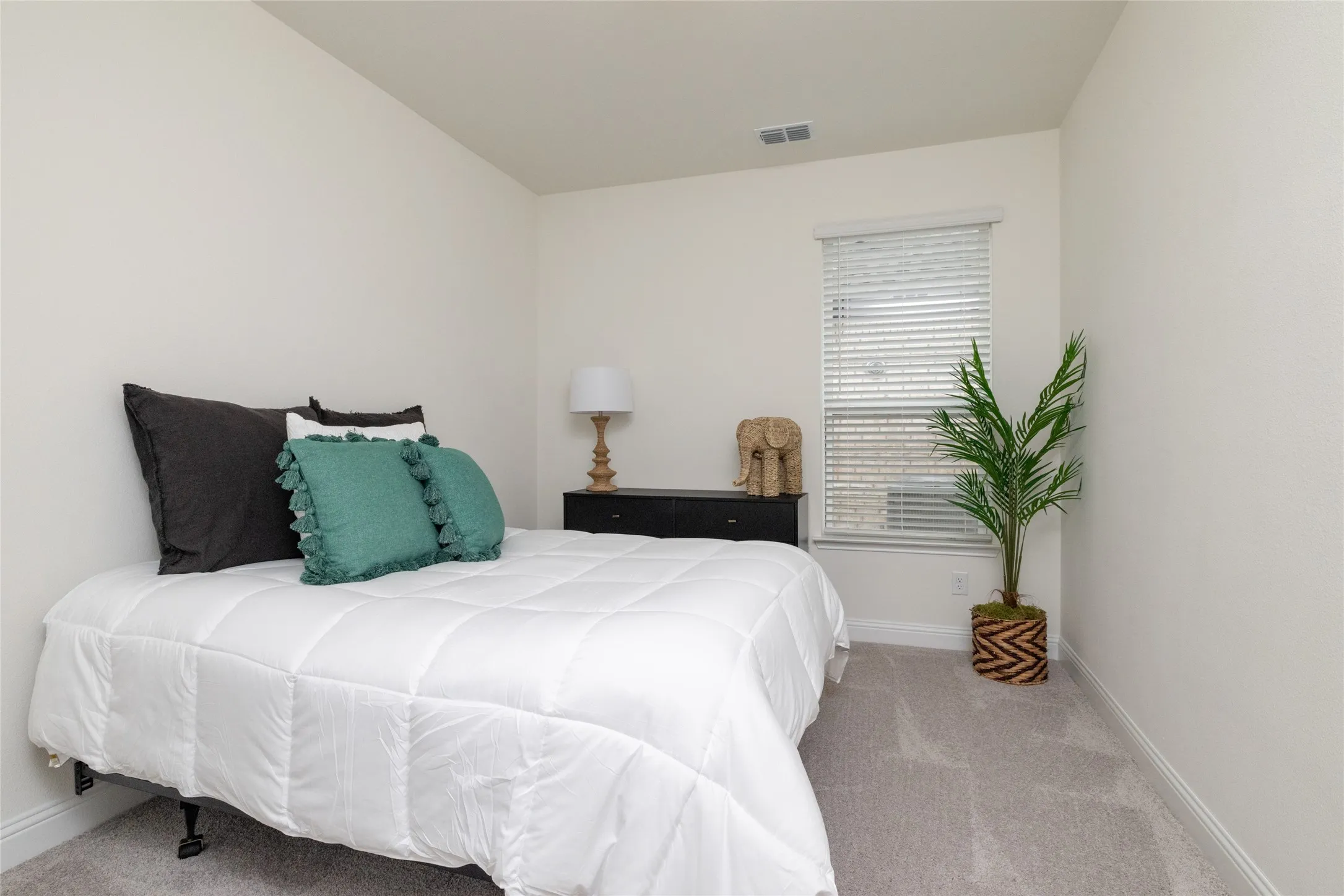 Single Family Residence For Sale in Denton County , 212 Colvin Lane, Justin, Texas 76247, 4 Bedroom, 3 Bathroom, 2 Garage spaces, 2,734 Sqft, built in 2024, mls#21375622, Real Estate Agent in Justin, Homes For Sale in Denton county, Homes For Sale in Justin, Realtor in Justin Texas, Real Estate Brokerage Independent Realty Texas, Luminita Cordes Realtor