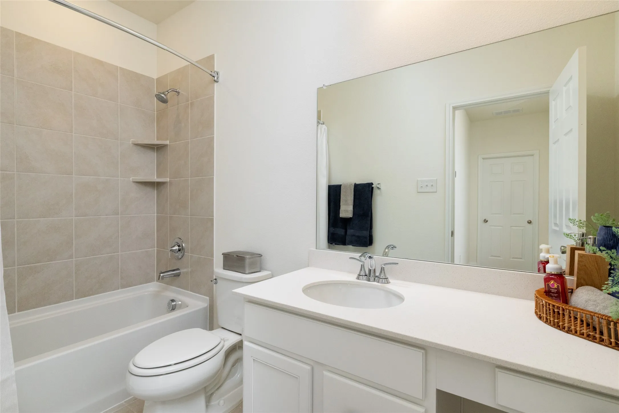 Single Family Residence For Sale in Denton County , 212 Colvin Lane, Justin, Texas 76247, 4 Bedroom, 3 Bathroom, 2 Garage spaces, 2,734 Sqft, built in 2024, mls#21375622, Real Estate Agent in Justin, Homes For Sale in Denton county, Homes For Sale in Justin, Realtor in Justin Texas, Real Estate Brokerage Independent Realty Texas, Luminita Cordes Realtor