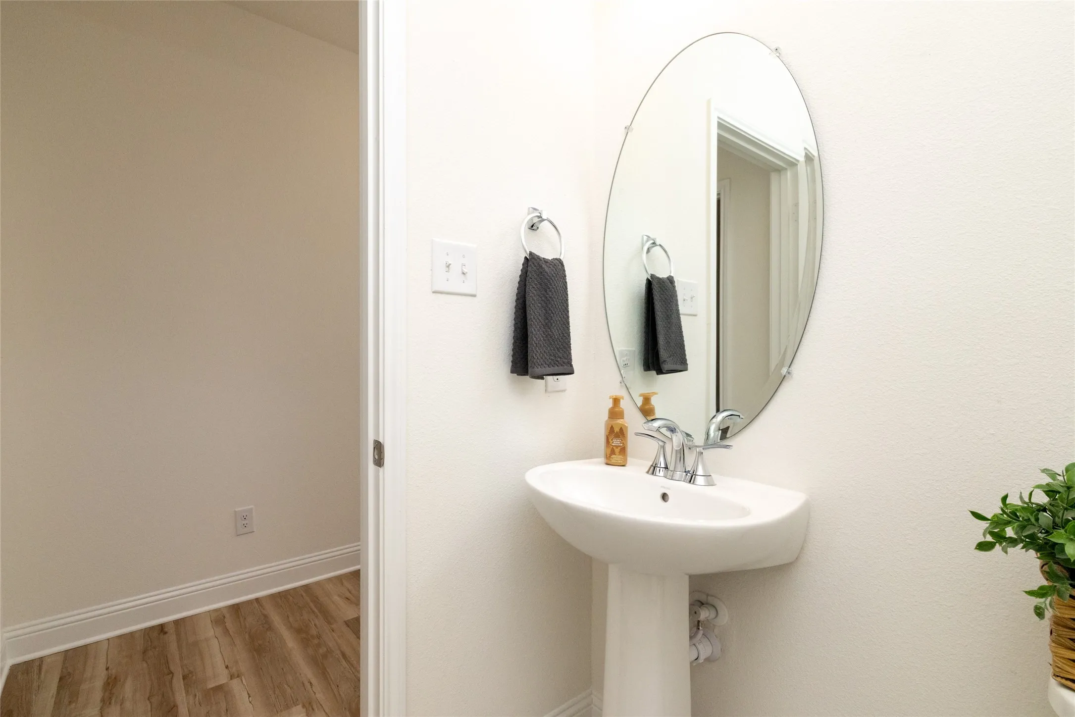 Single Family Residence For Sale in Denton County , 212 Colvin Lane, Justin, Texas 76247, 4 Bedroom, 3 Bathroom, 2 Garage spaces, 2,734 Sqft, built in 2024, mls#21375622, Real Estate Agent in Justin, Homes For Sale in Denton county, Homes For Sale in Justin, Realtor in Justin Texas, Real Estate Brokerage Independent Realty Texas, Luminita Cordes Realtor