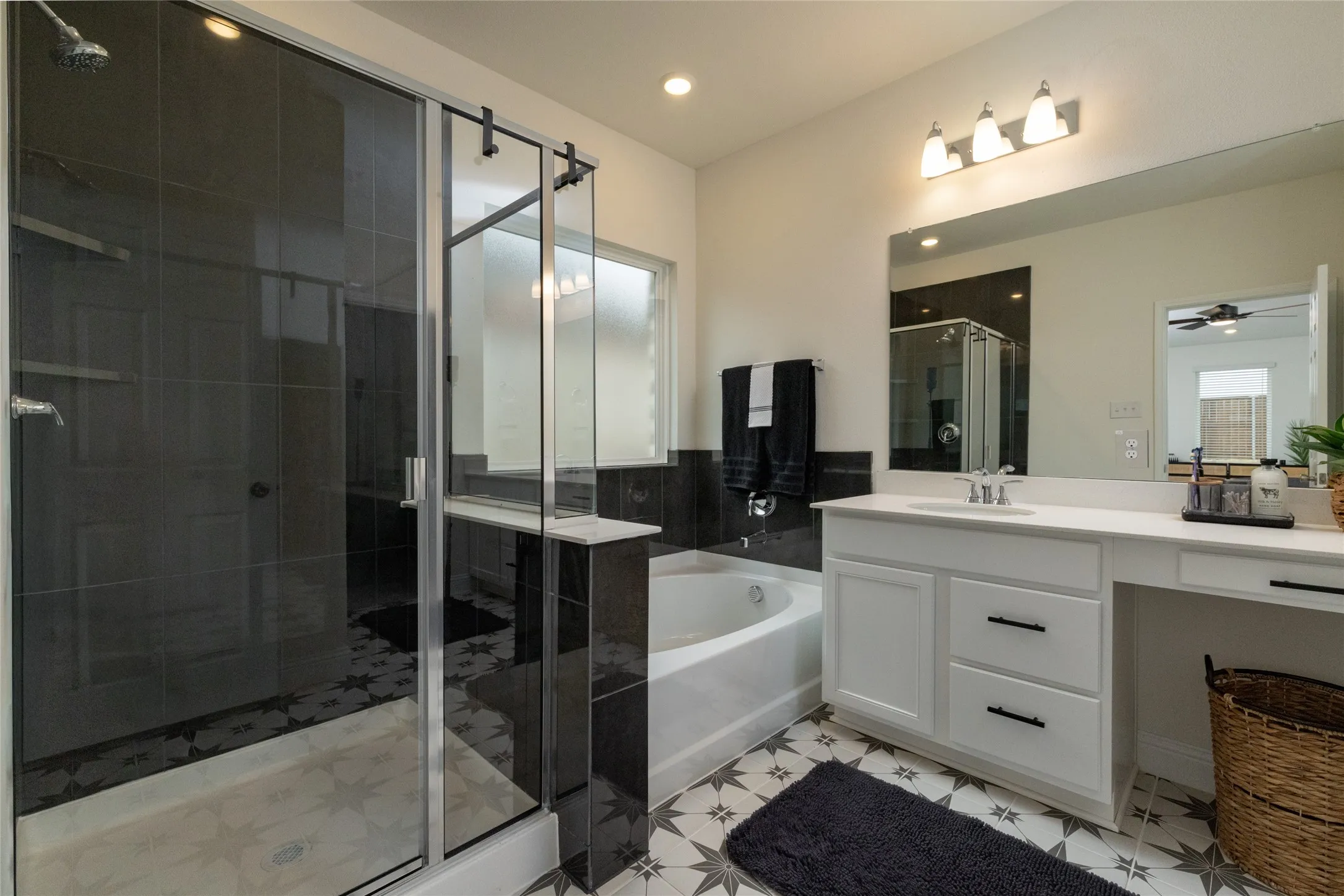 Single Family Residence For Sale in Denton County , 212 Colvin Lane, Justin, Texas 76247, 4 Bedroom, 3 Bathroom, 2 Garage spaces, 2,734 Sqft, built in 2024, mls#21375622, Real Estate Agent in Justin, Homes For Sale in Denton county, Homes For Sale in Justin, Realtor in Justin Texas, Real Estate Brokerage Independent Realty Texas, Luminita Cordes Realtor